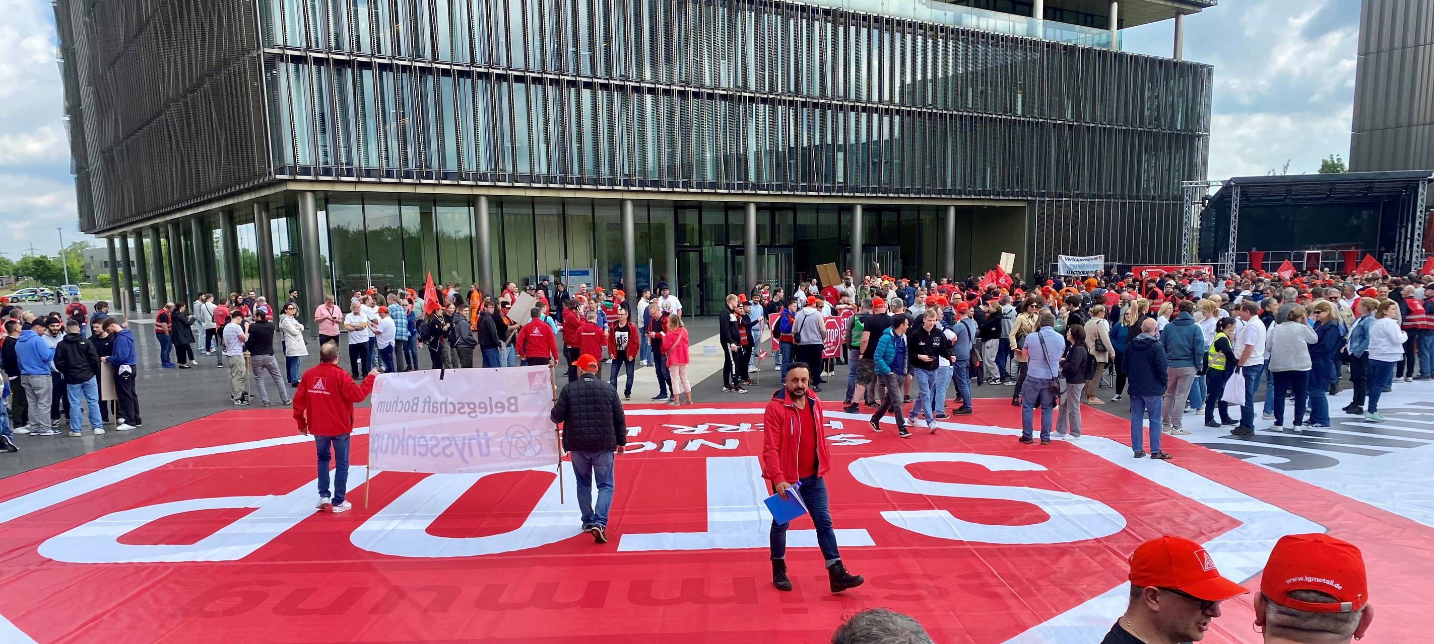 Demo in Essen: Heftiger Gegenwind für thyssenkrupp-Konzernchef