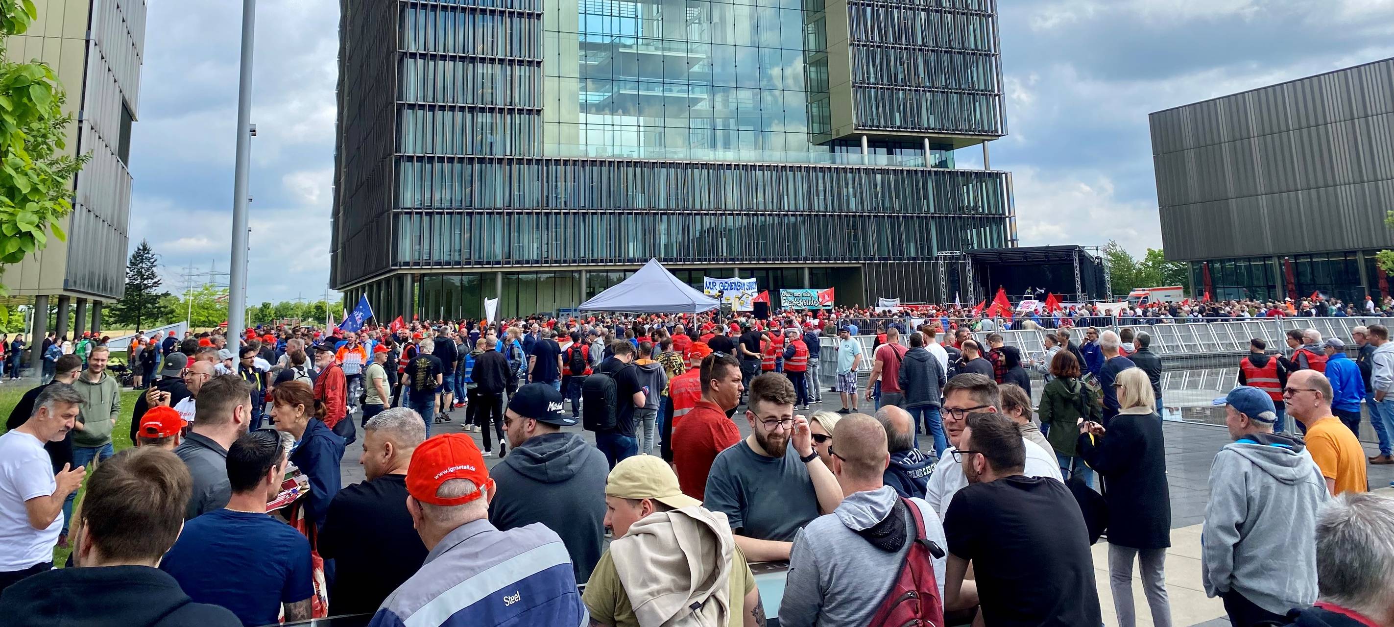 Demo in Essen: Heftiger Gegenwind für thyssenkrupp-Konzernchef