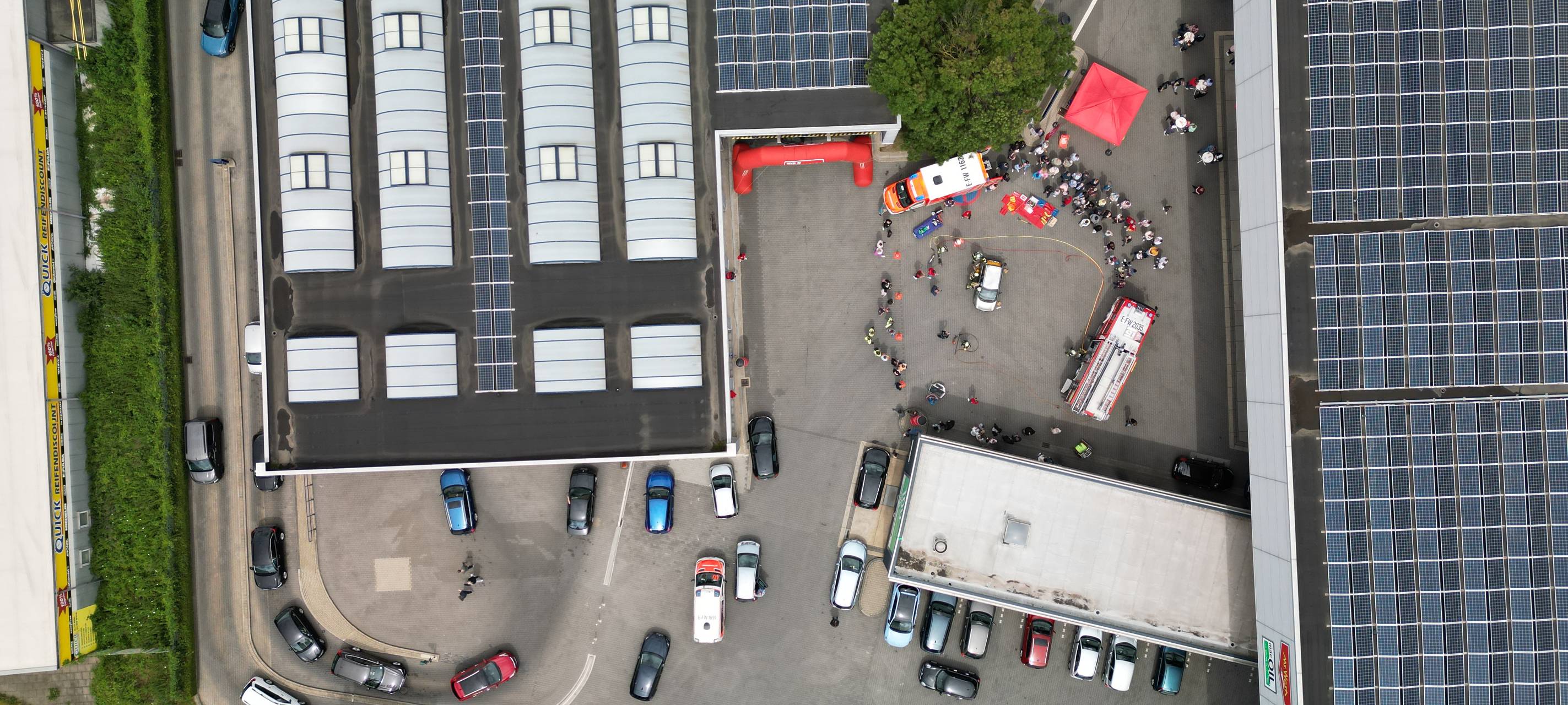 Der Radio Essen-Verkehrsmeldertag 2024: Zwischen Waschstraße und Kuchen-Buffet