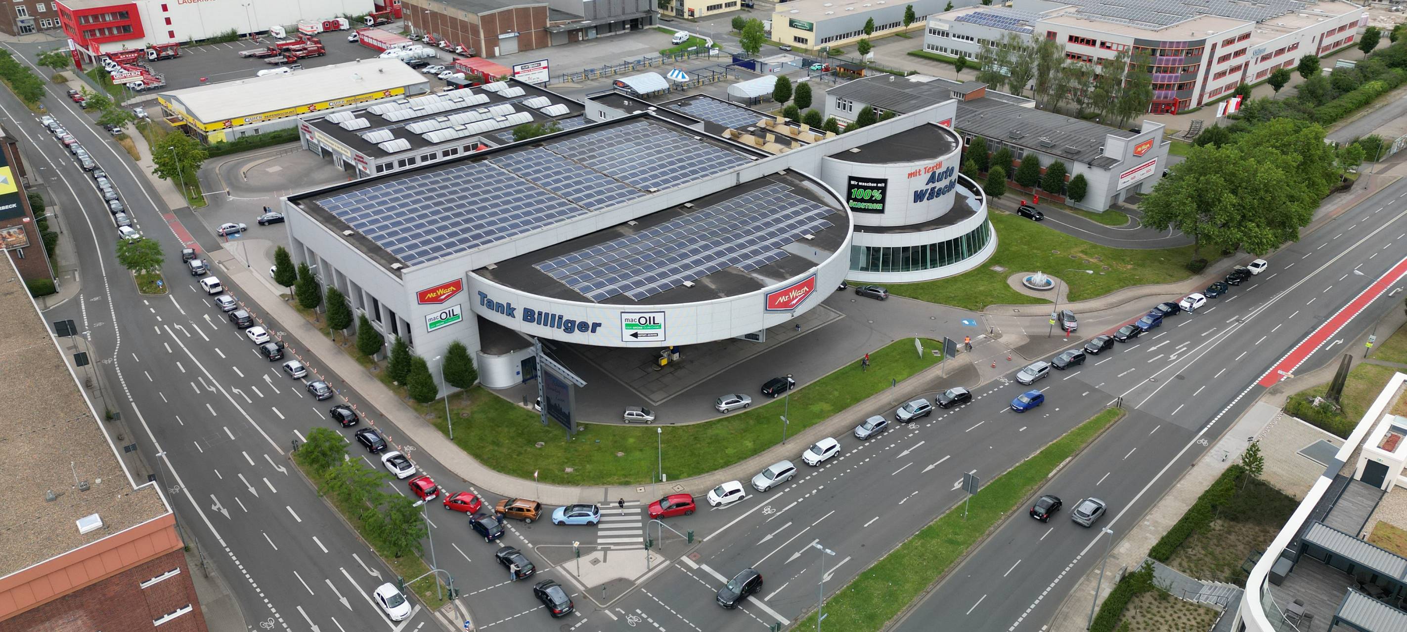 Der Radio Essen-Verkehrsmeldertag 2024: Zwischen Waschstraße und Kuchen-Buffet