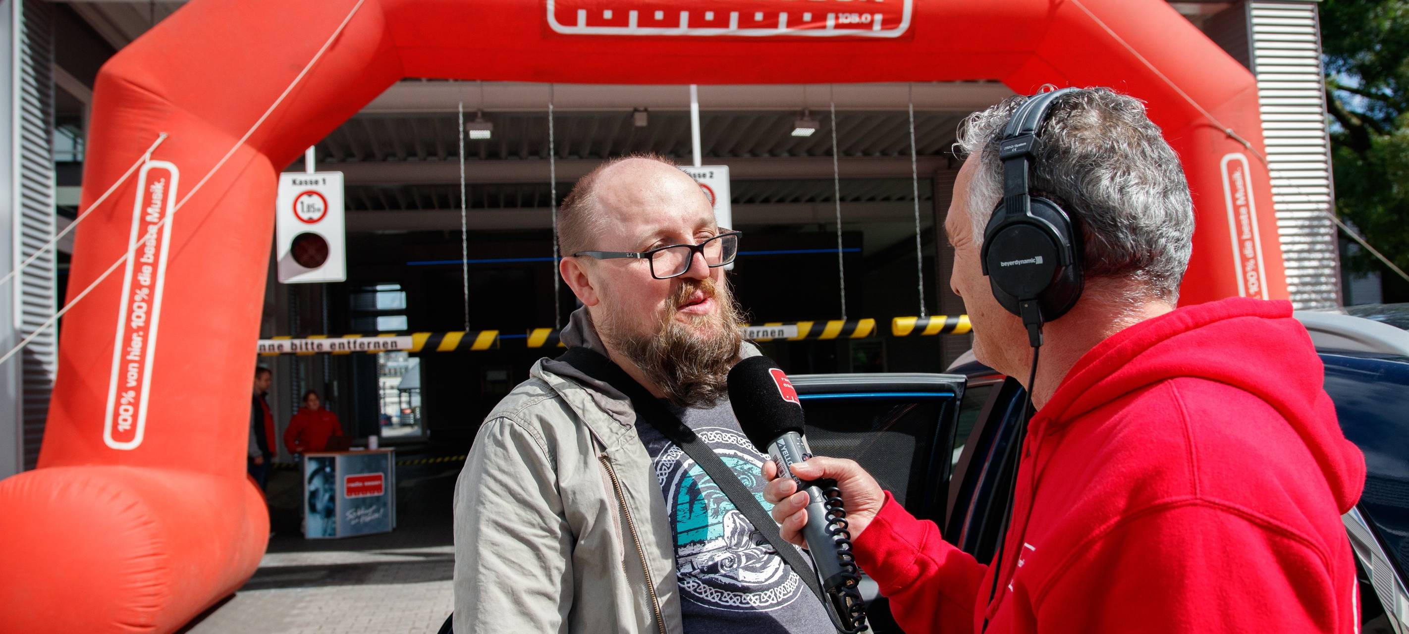 Der Radio Essen-Verkehrsmeldertag 2024: Zwischen Waschstraße und Kuchen-Buffet