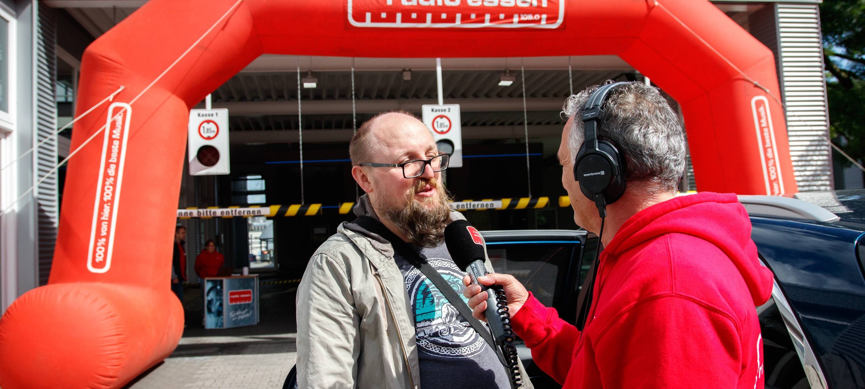 Der Radio Essen-Verkehrsmeldertag 2024: Zwischen Waschstraße und Kuchen-Buffet