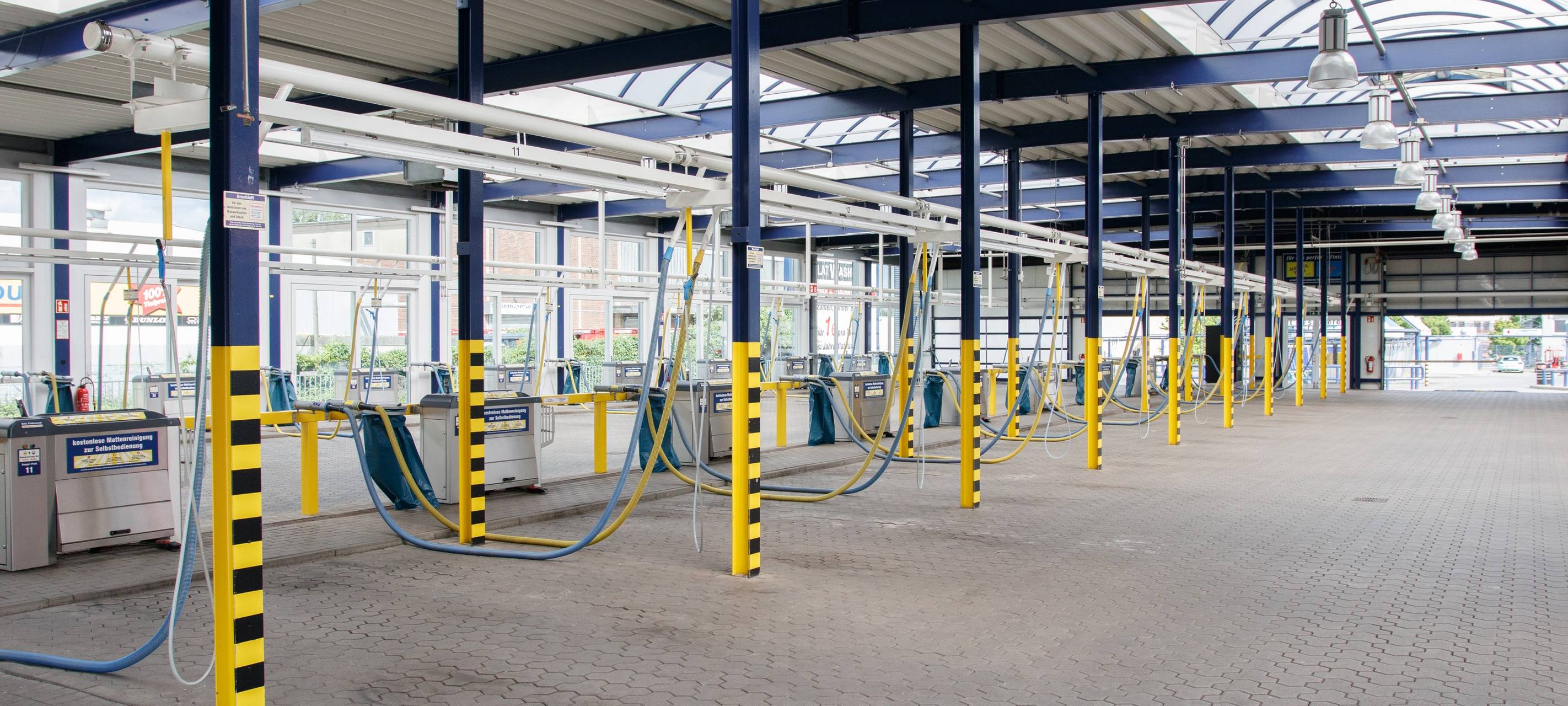 Der Radio Essen-Verkehrsmeldertag 2024: Zwischen Waschstraße und Kuchen-Buffet