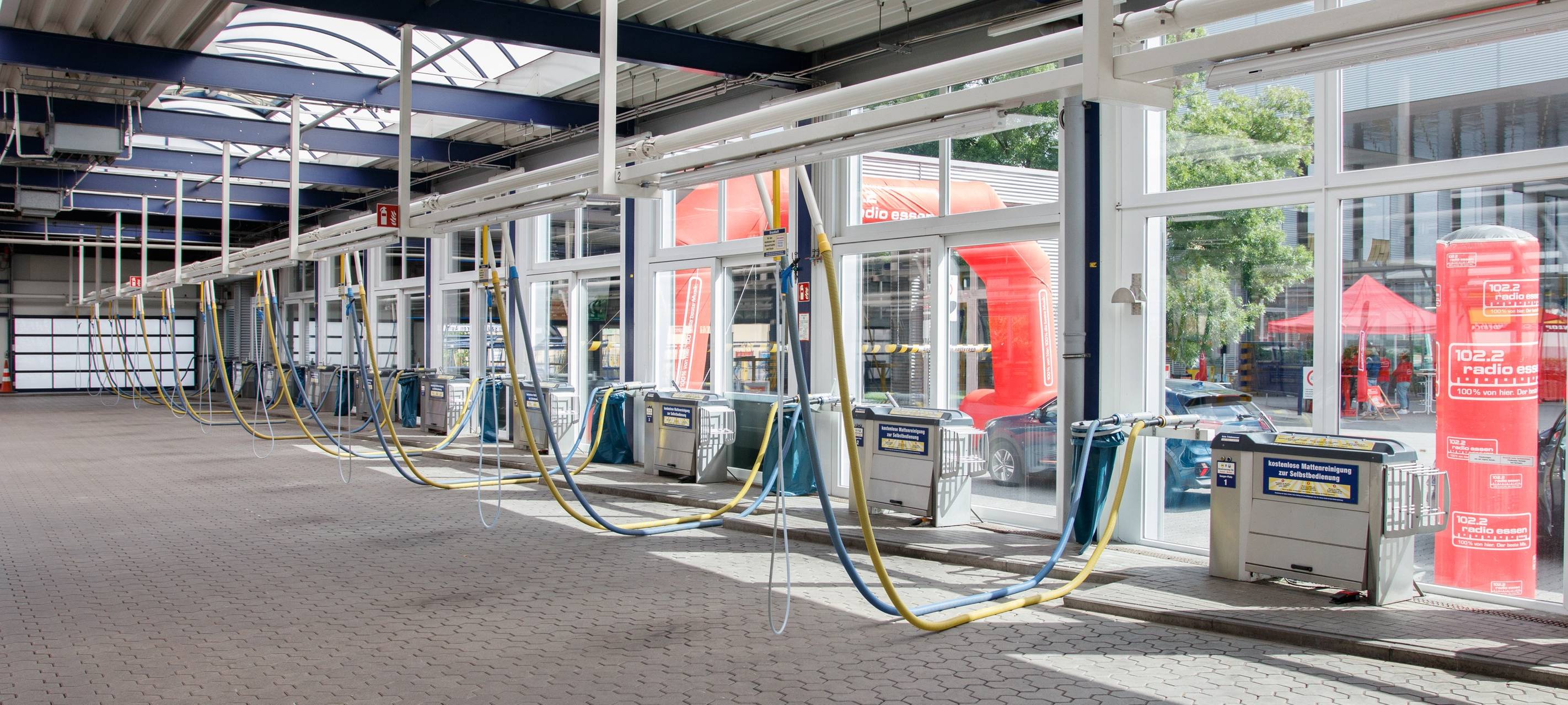 Der Radio Essen-Verkehrsmeldertag 2024: Zwischen Waschstraße und Kuchen-Buffet