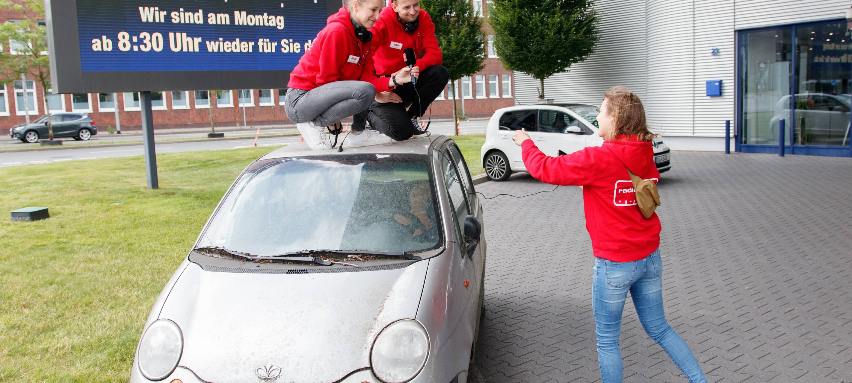 Der Radio Essen-Verkehrsmeldertag 2024: Zwischen Waschstraße und Kuchen-Buffet