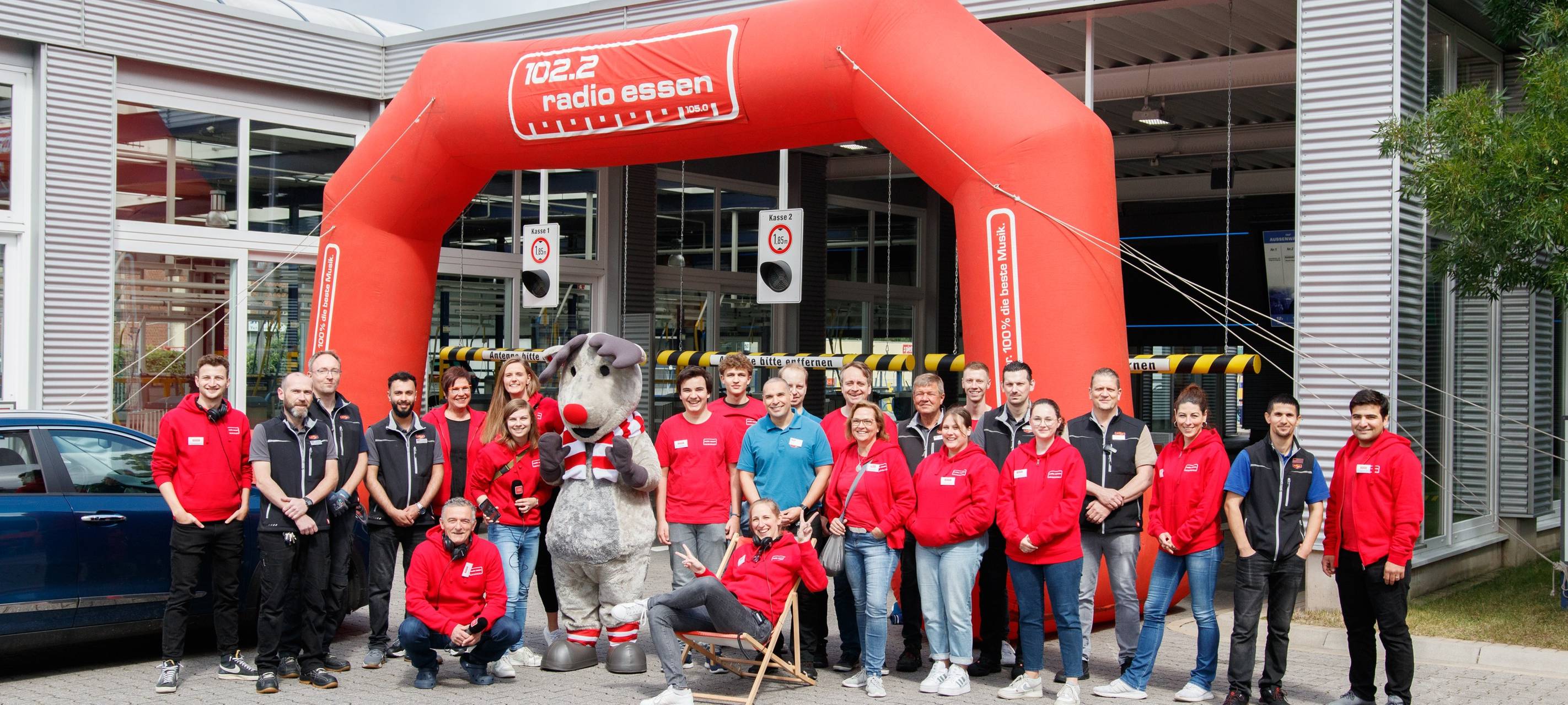 Der Radio Essen-Verkehrsmeldertag 2024: Zwischen Waschstraße und Kuchen-Buffet