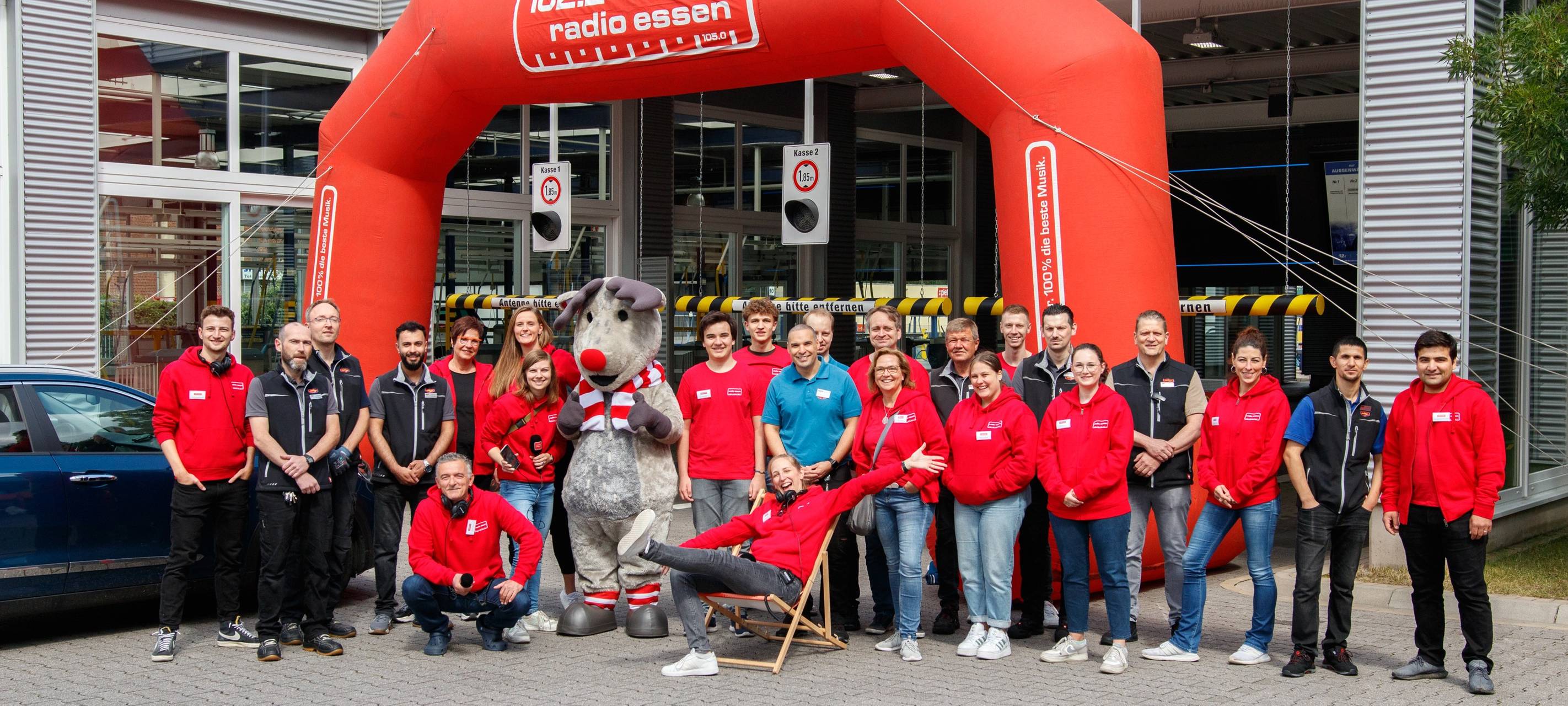 Der Radio Essen-Verkehrsmeldertag 2024: Zwischen Waschstraße und Kuchen-Buffet