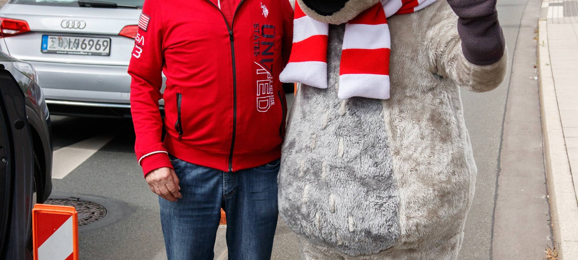 Der Radio Essen-Verkehrsmeldertag 2024: Zwischen Waschstraße und Kuchen-Buffet