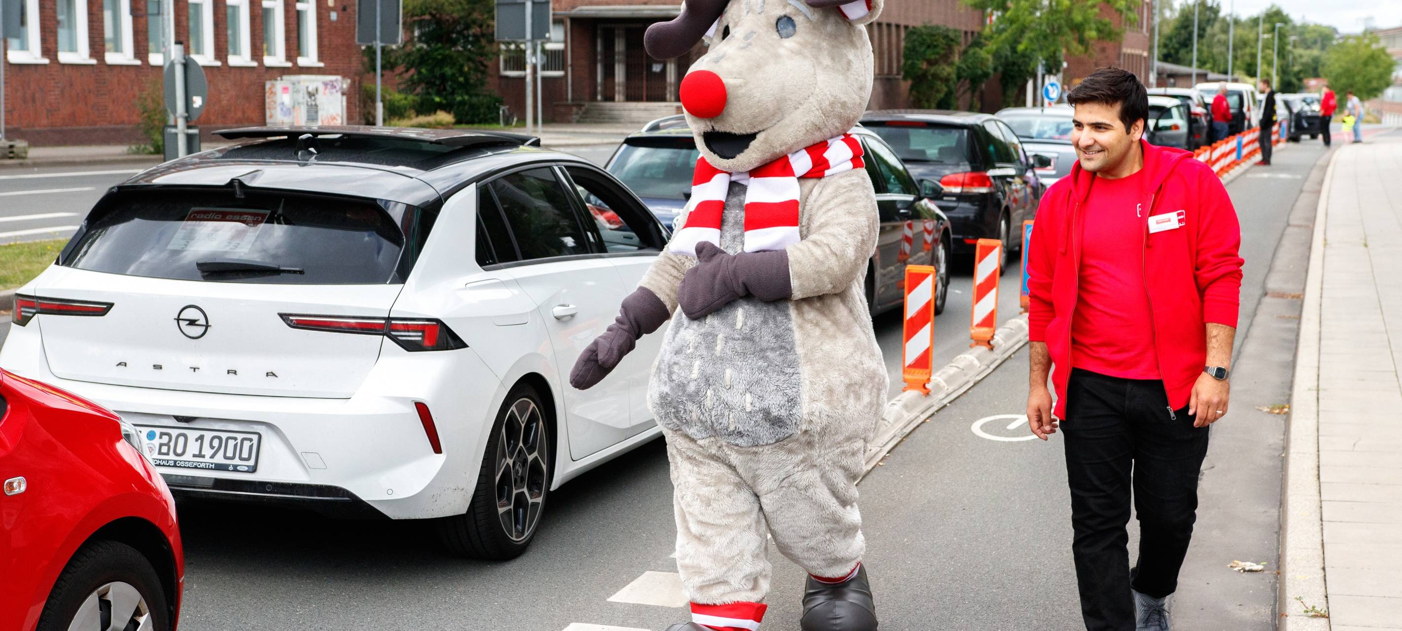 Der Radio Essen-Verkehrsmeldertag 2024: Zwischen Waschstraße und Kuchen-Buffet
