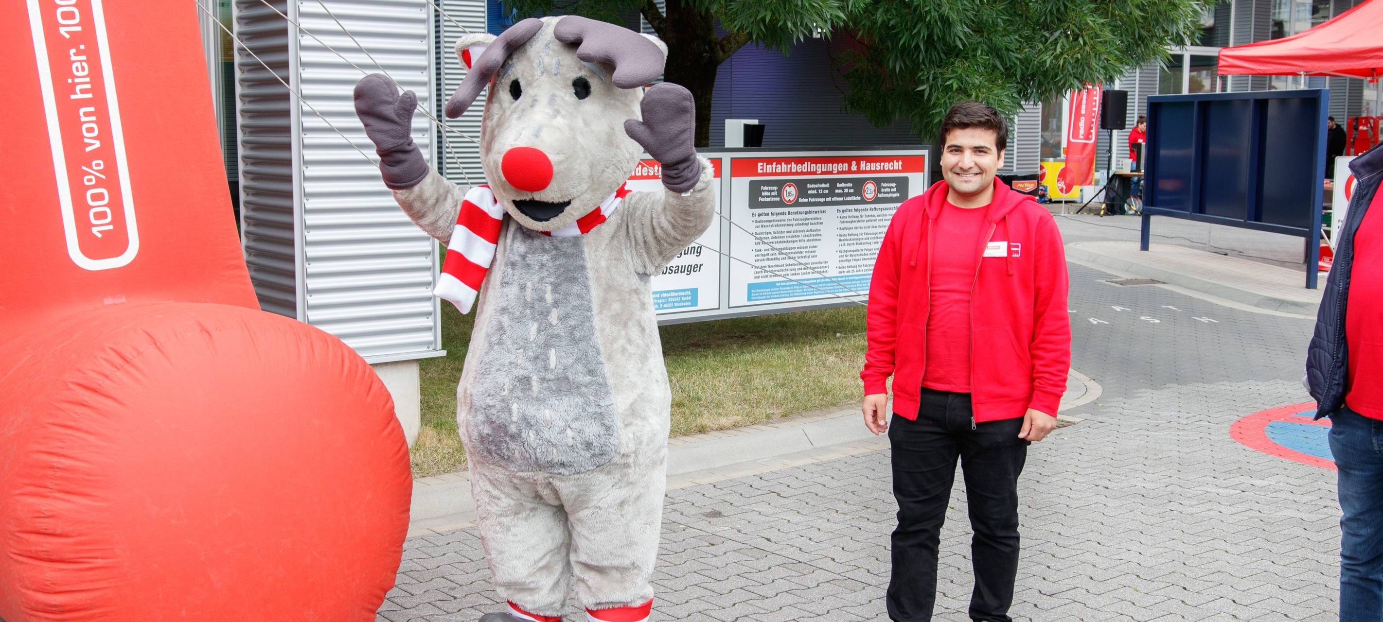 Der Radio Essen-Verkehrsmeldertag 2024: Zwischen Waschstraße und Kuchen-Buffet