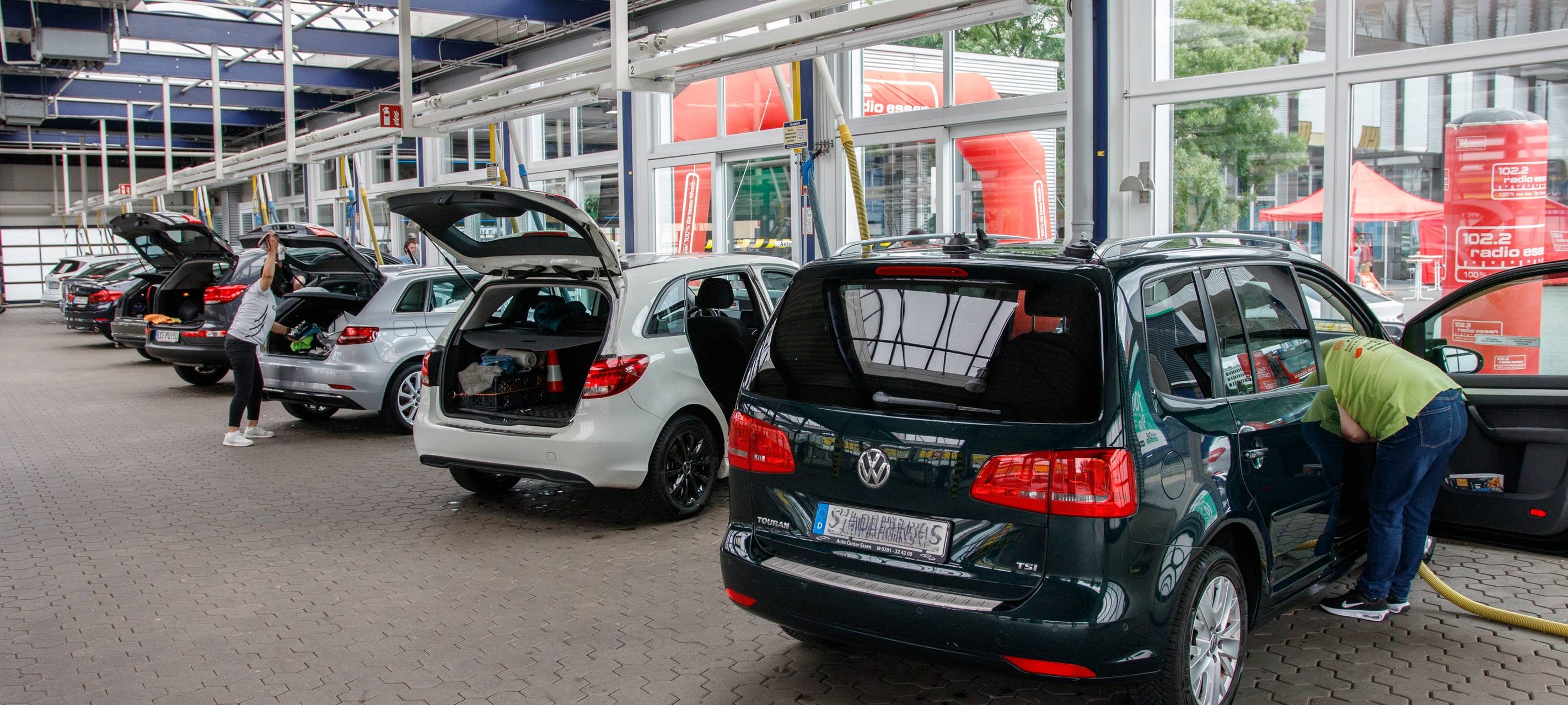 Der Radio Essen-Verkehrsmeldertag 2024: Zwischen Waschstraße und Kuchen-Buffet