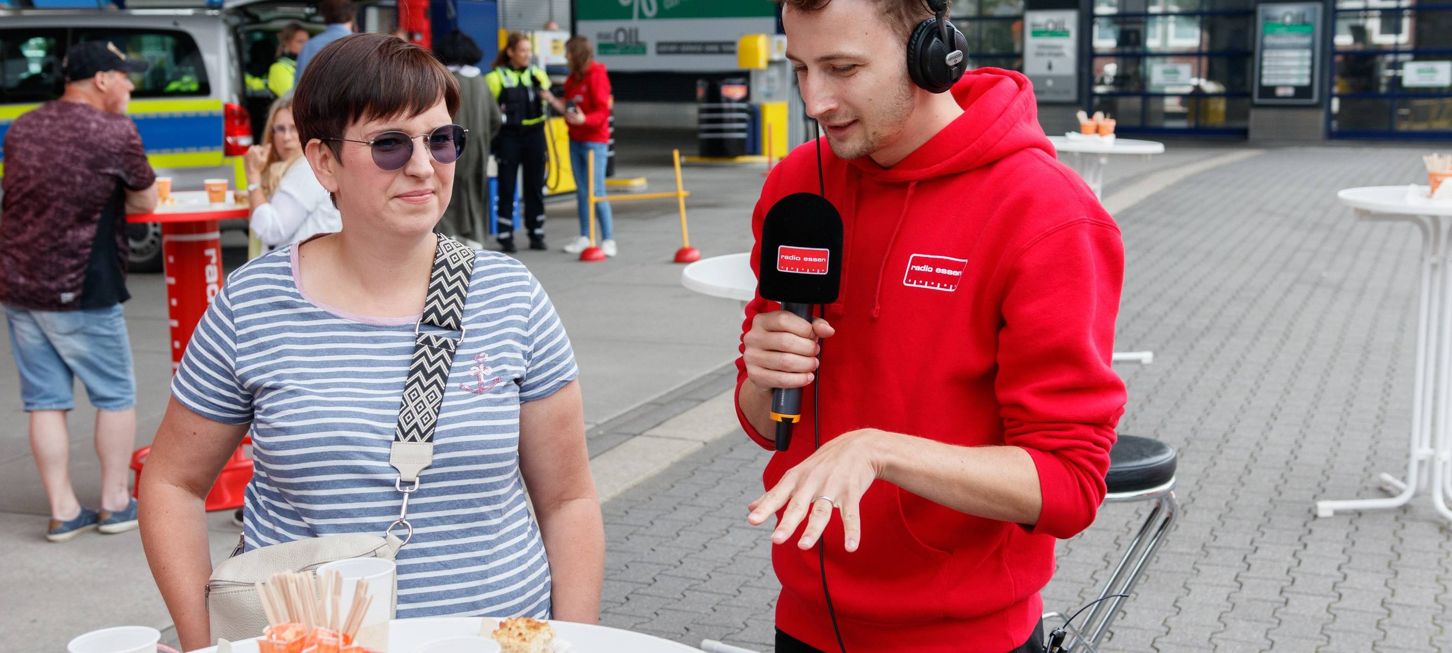Der Radio Essen-Verkehrsmeldertag 2024: Zwischen Waschstraße und Kuchen-Buffet