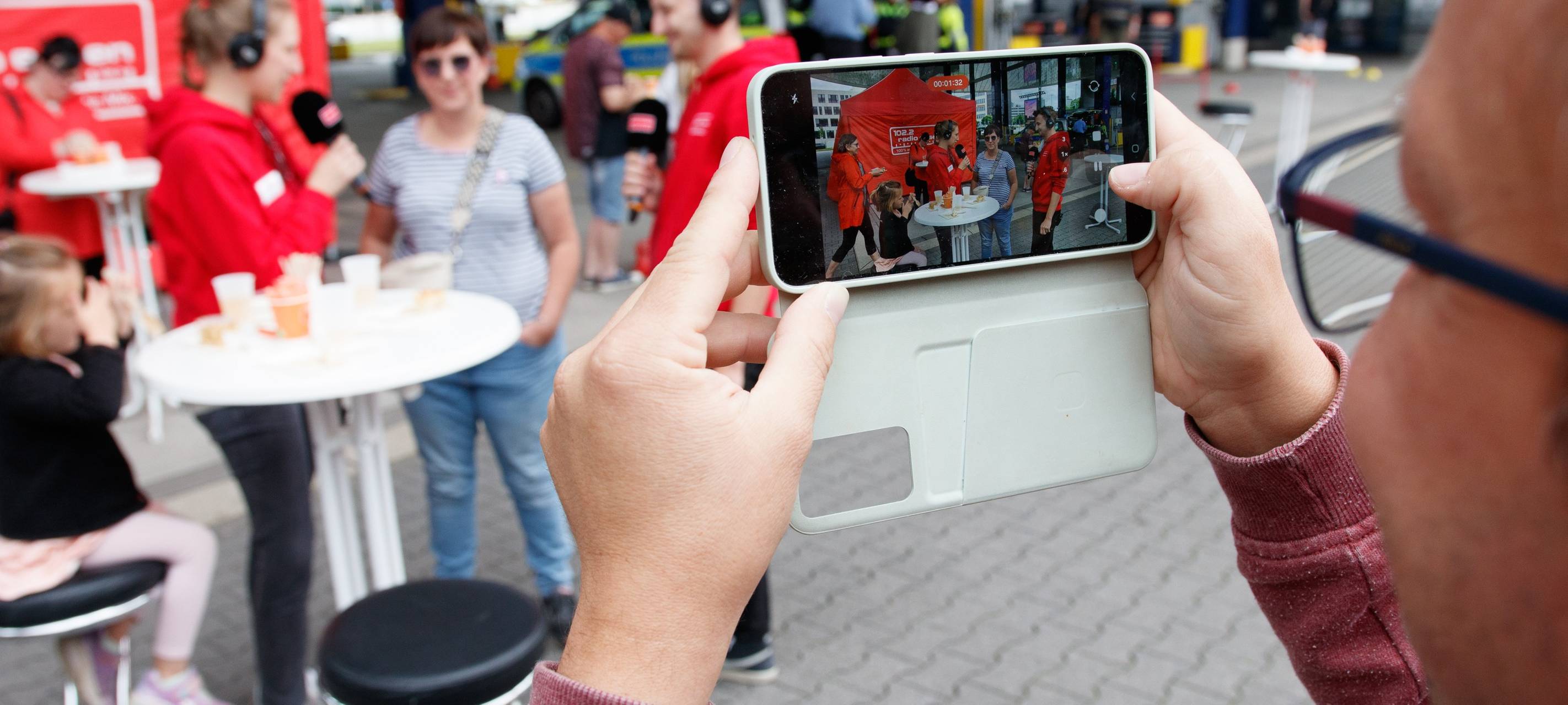 Der Radio Essen-Verkehrsmeldertag 2024: Zwischen Waschstraße und Kuchen-Buffet
