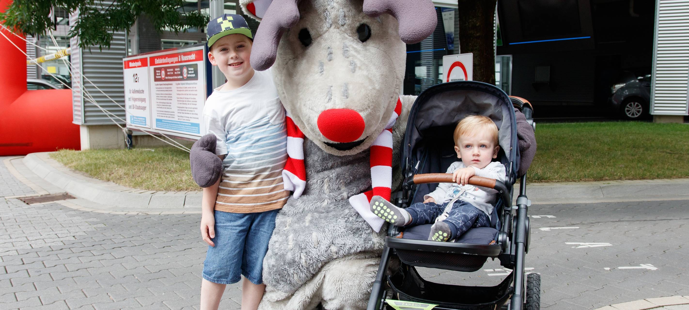 Der Radio Essen-Verkehrsmeldertag 2024: Zwischen Waschstraße und Kuchen-Buffet