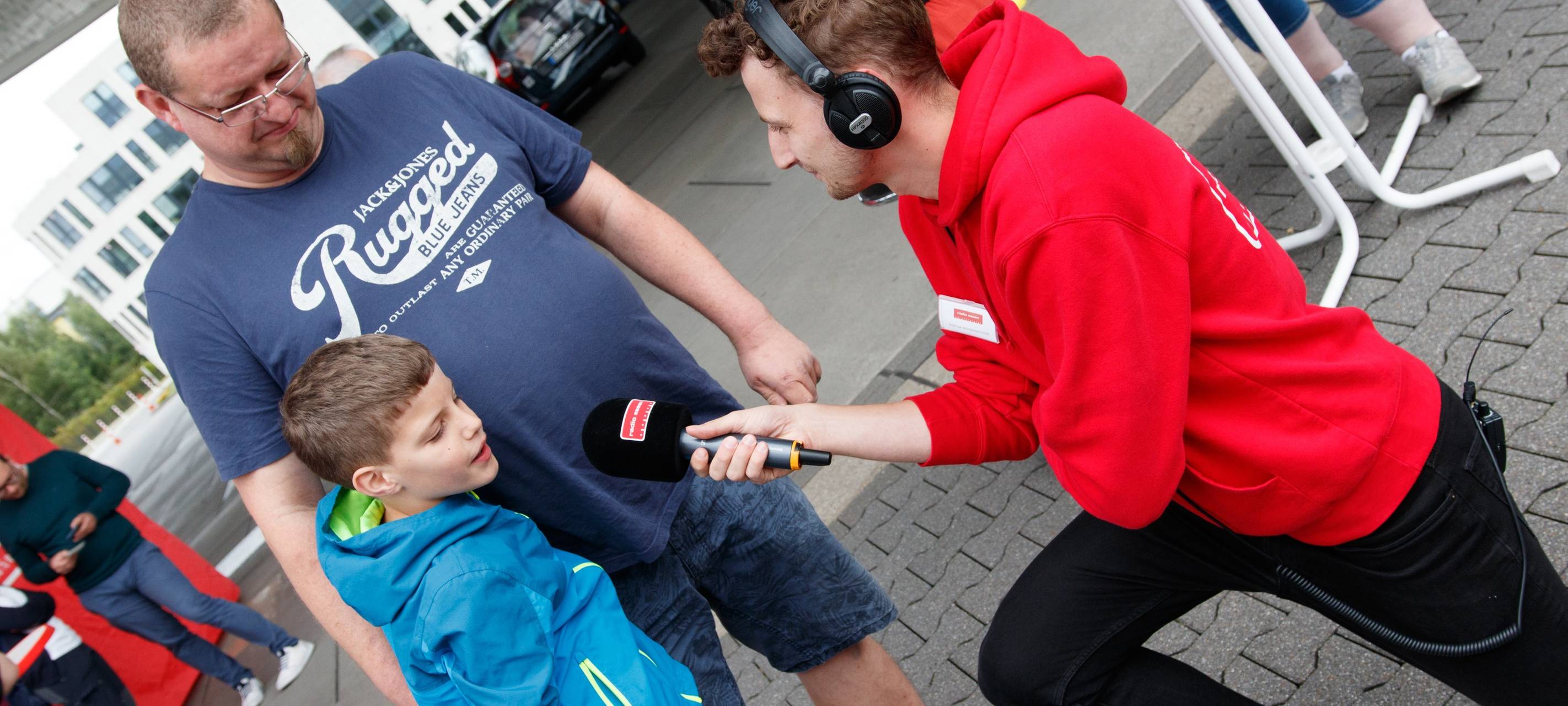 Der Radio Essen-Verkehrsmeldertag 2024: Zwischen Waschstraße und Kuchen-Buffet