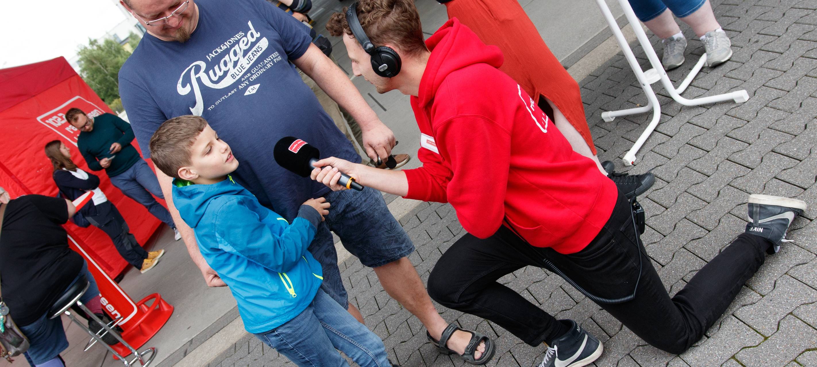 Der Radio Essen-Verkehrsmeldertag 2024: Zwischen Waschstraße und Kuchen-Buffet