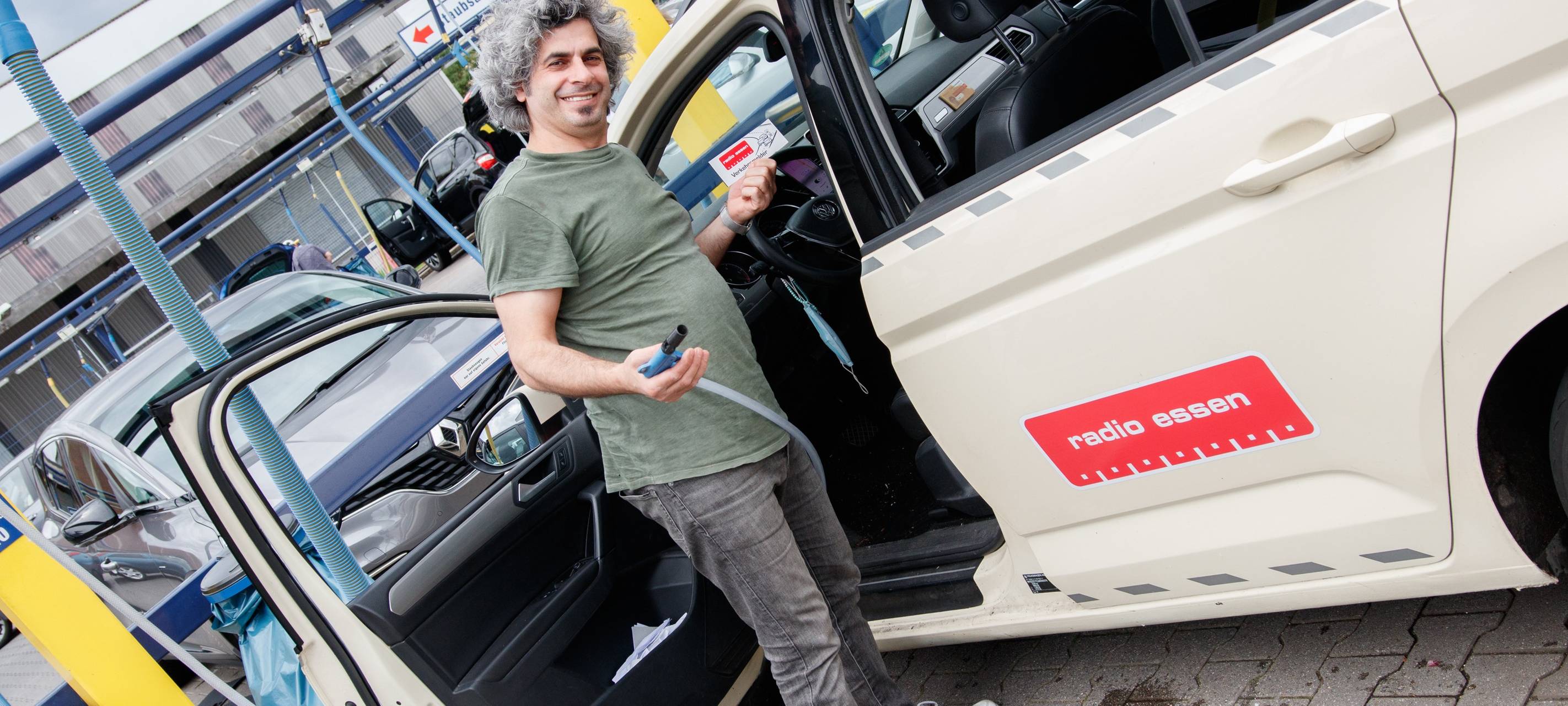 Der Radio Essen-Verkehrsmeldertag 2024: Zwischen Waschstraße und Kuchen-Buffet