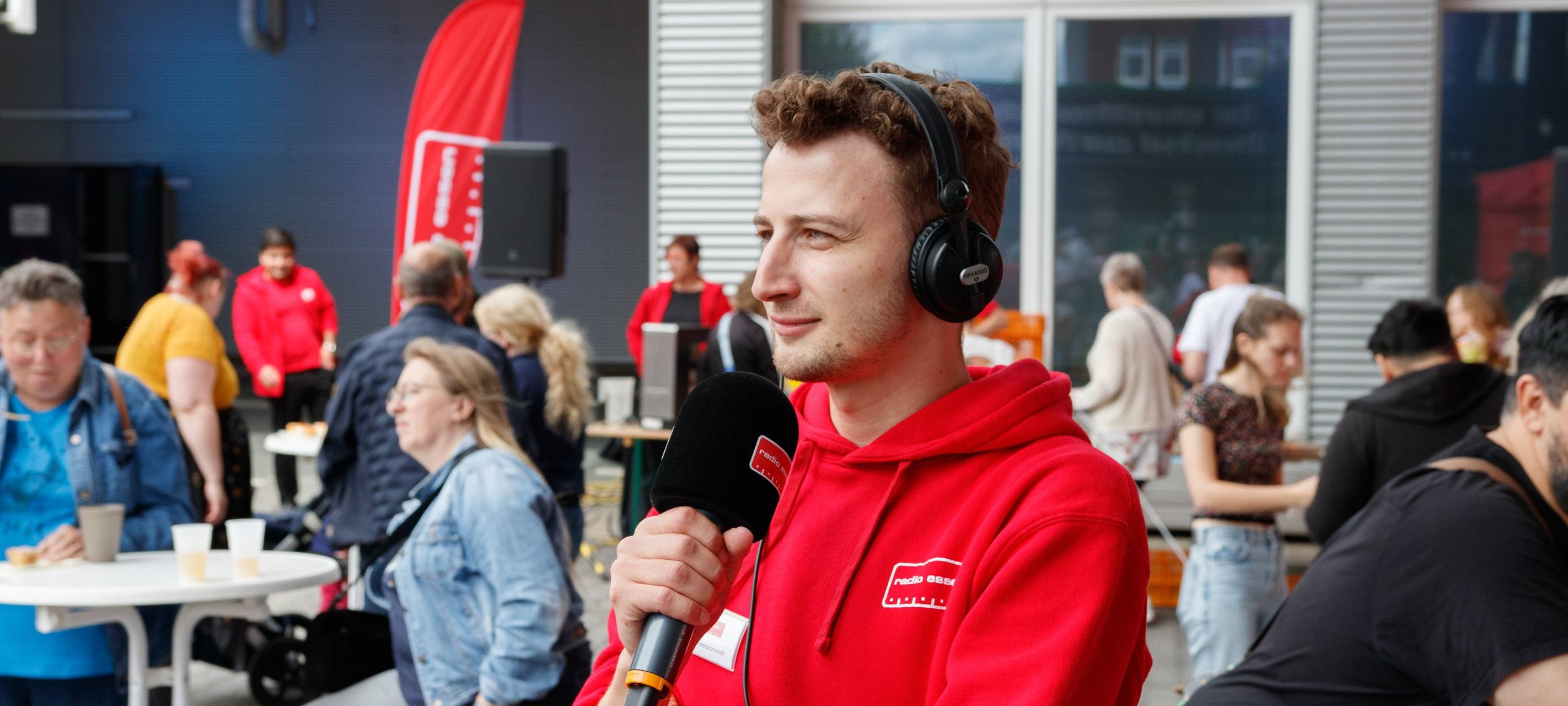 Der Radio Essen-Verkehrsmeldertag 2024: Zwischen Waschstraße und Kuchen-Buffet