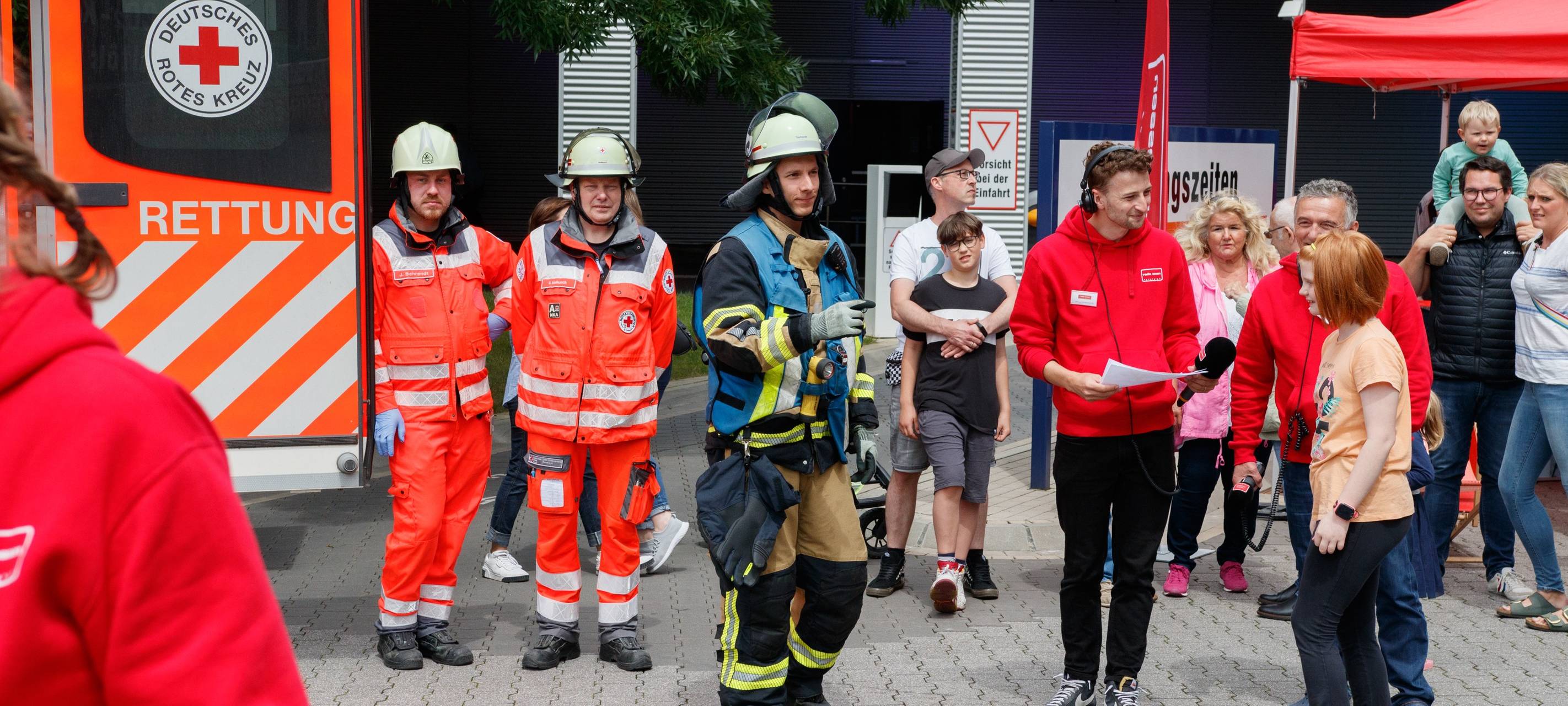 Der Radio Essen-Verkehrsmeldertag 2024: Zwischen Waschstraße und Kuchen-Buffet