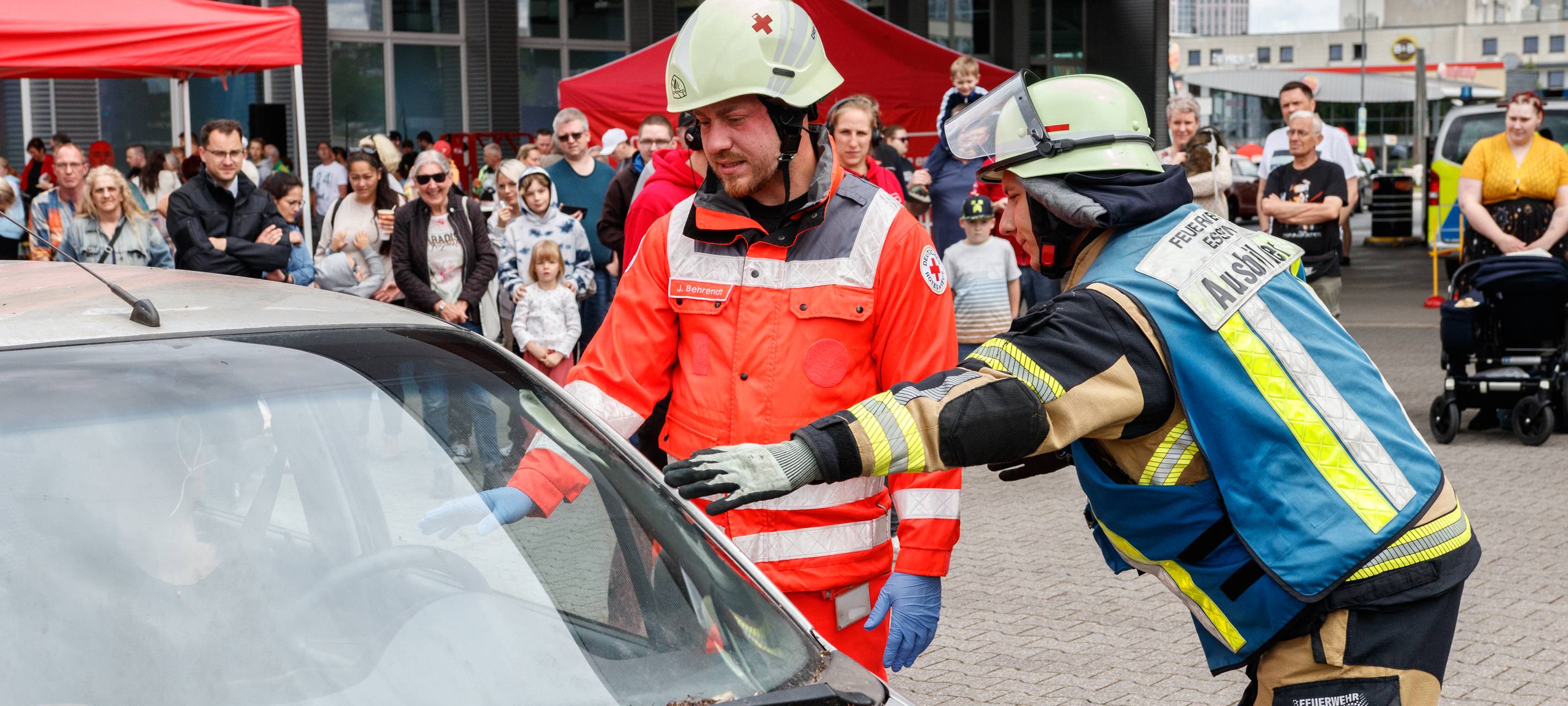 Der Radio Essen-Verkehrsmeldertag 2024: Zwischen Waschstraße und Kuchen-Buffet