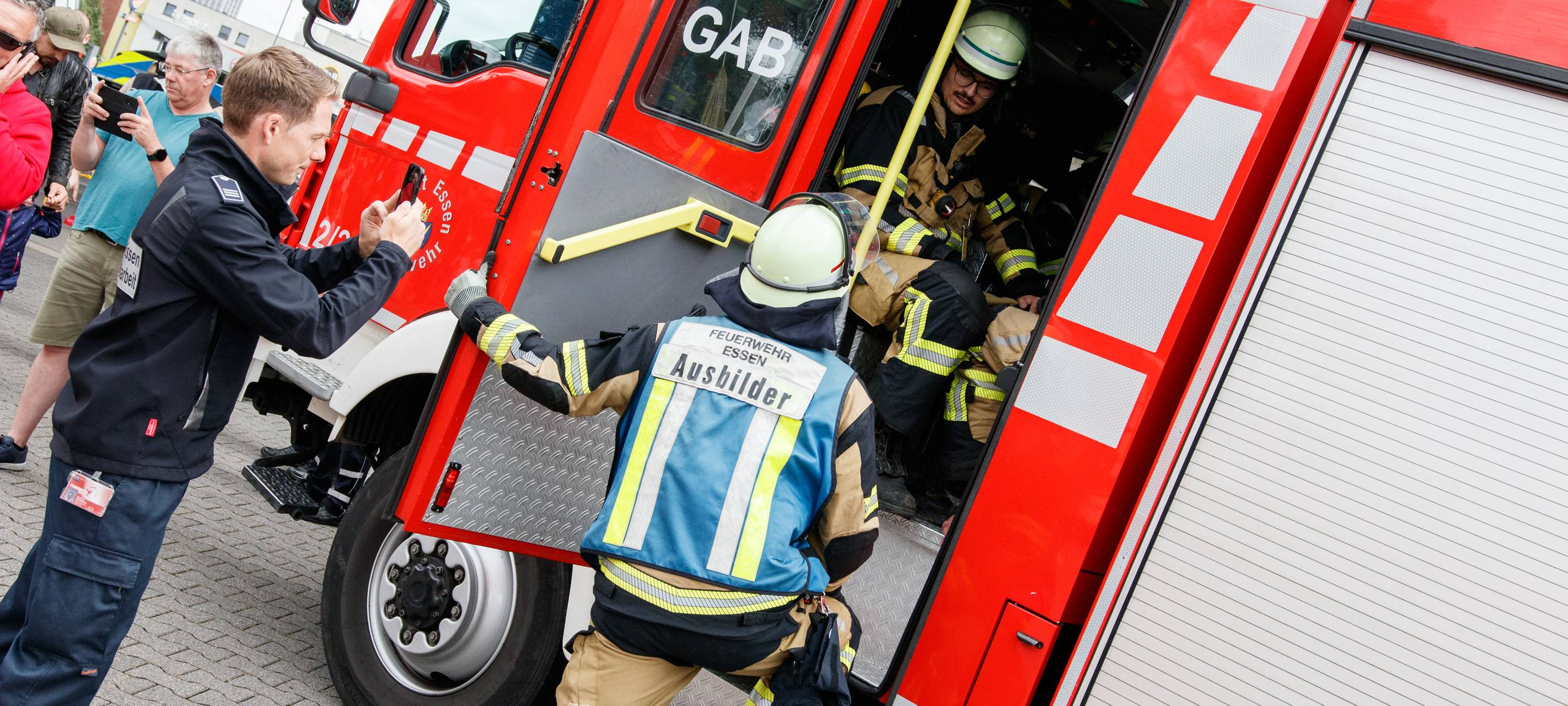 Der Radio Essen-Verkehrsmeldertag 2024: Zwischen Waschstraße und Kuchen-Buffet