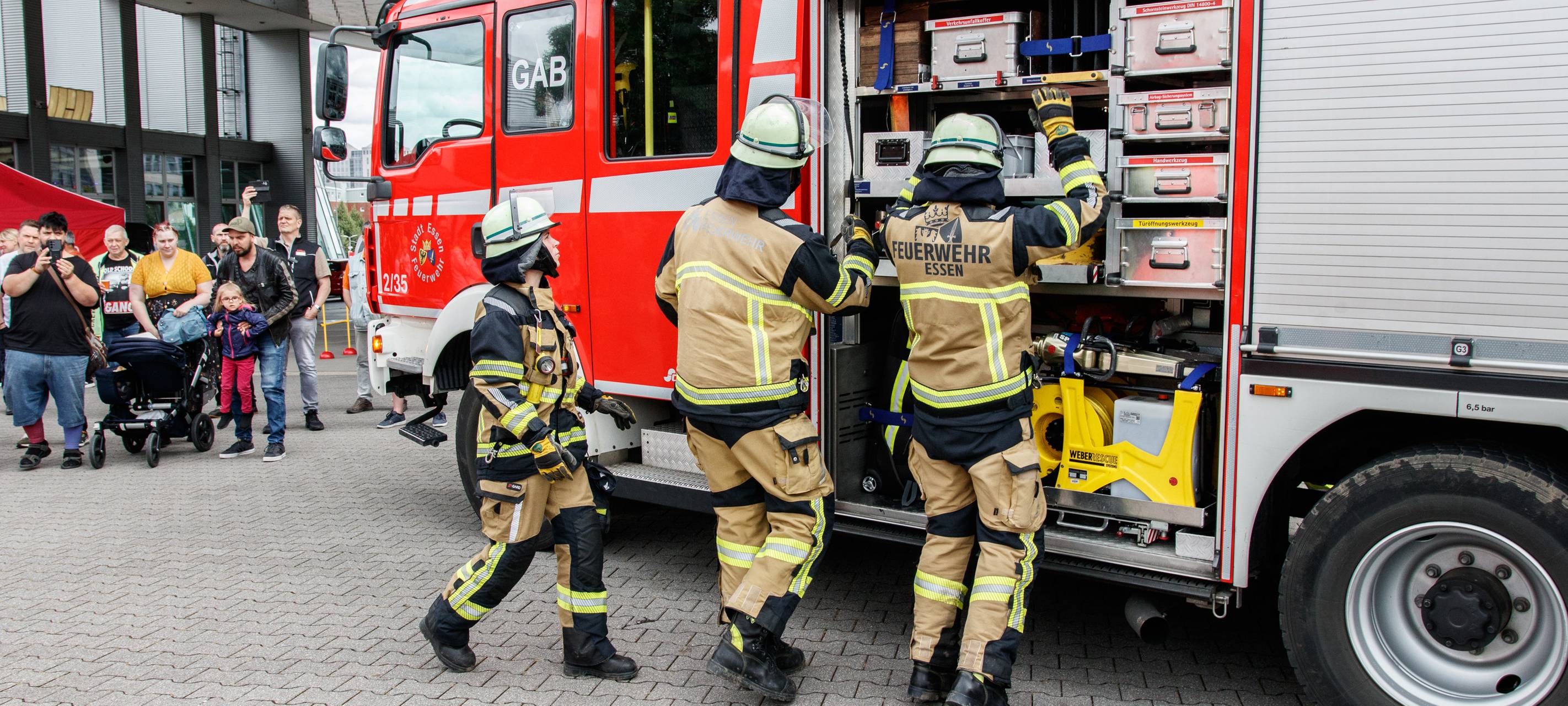 Der Radio Essen-Verkehrsmeldertag 2024: Zwischen Waschstraße und Kuchen-Buffet