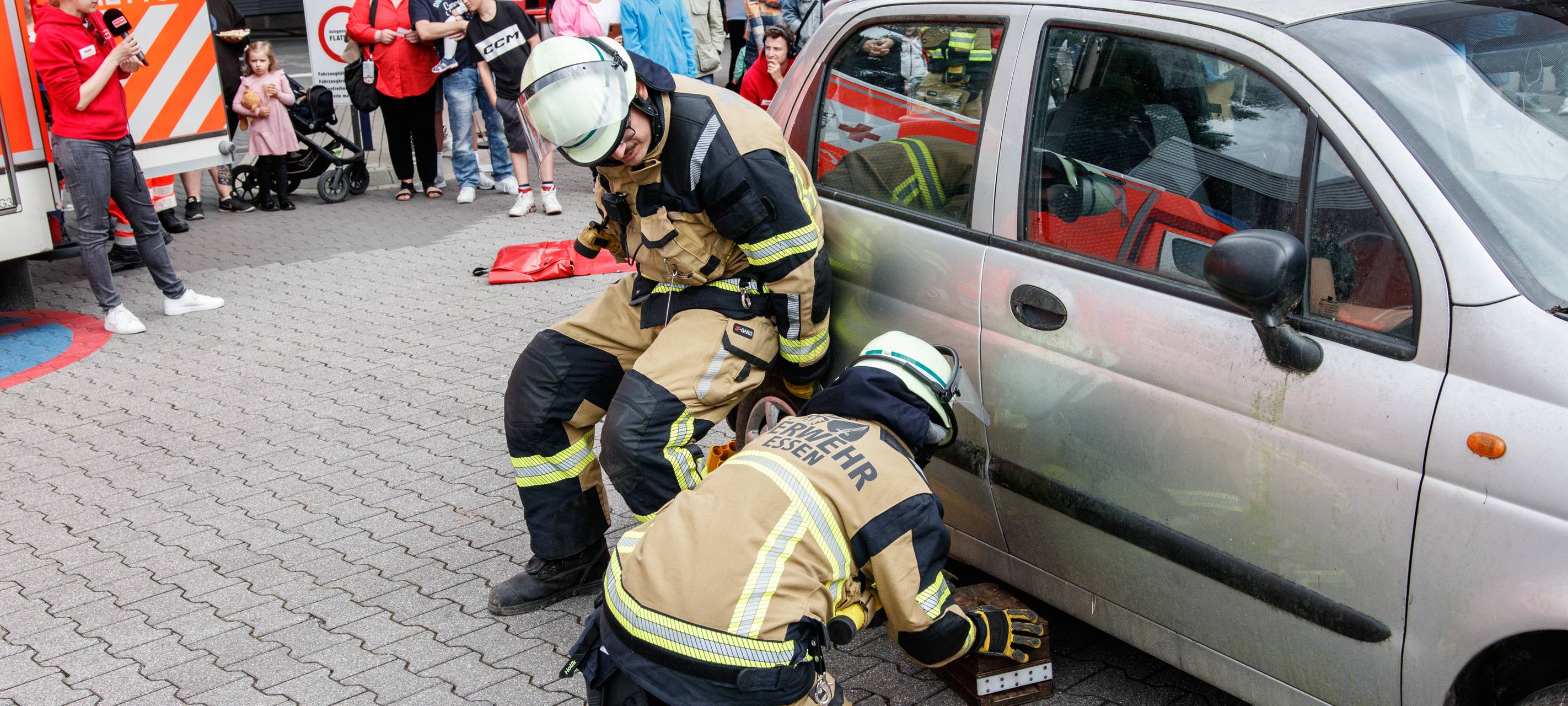 Der Radio Essen-Verkehrsmeldertag 2024: Zwischen Waschstraße und Kuchen-Buffet