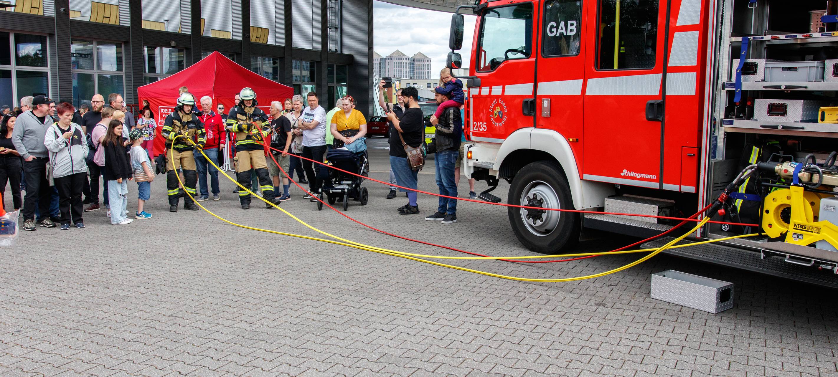 Der Radio Essen-Verkehrsmeldertag 2024: Zwischen Waschstraße und Kuchen-Buffet