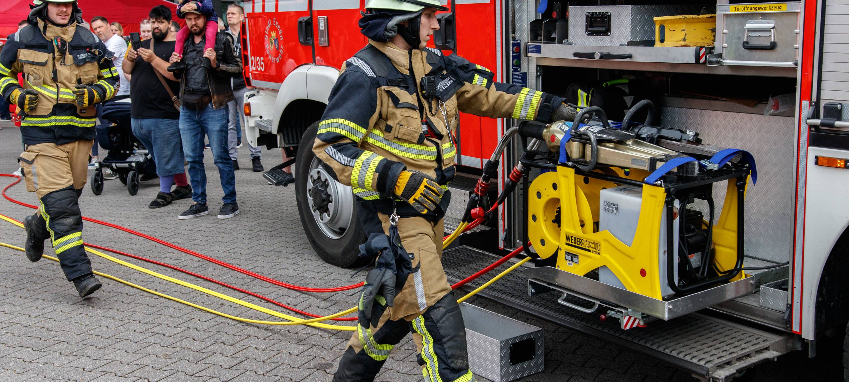 Der Radio Essen-Verkehrsmeldertag 2024: Zwischen Waschstraße und Kuchen-Buffet