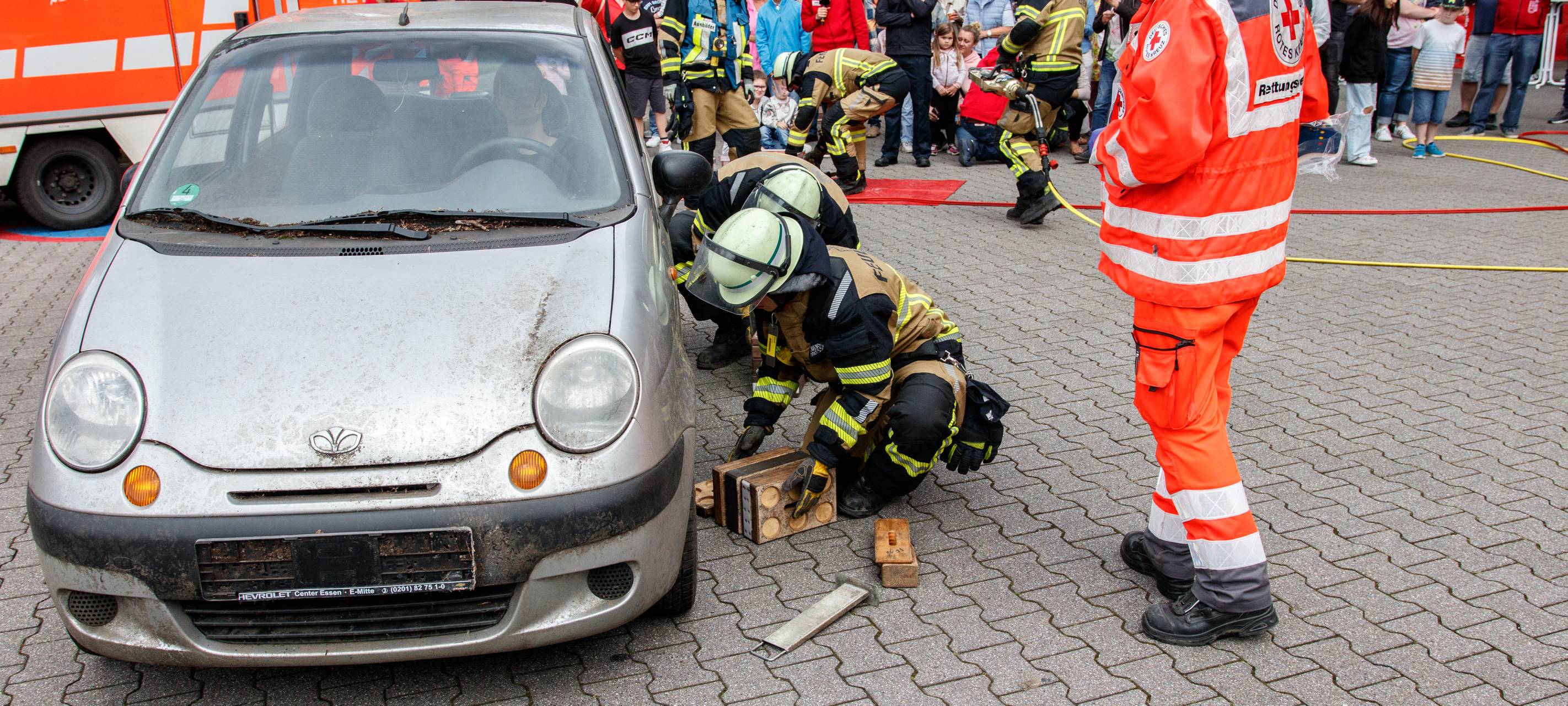 Der Radio Essen-Verkehrsmeldertag 2024: Zwischen Waschstraße und Kuchen-Buffet