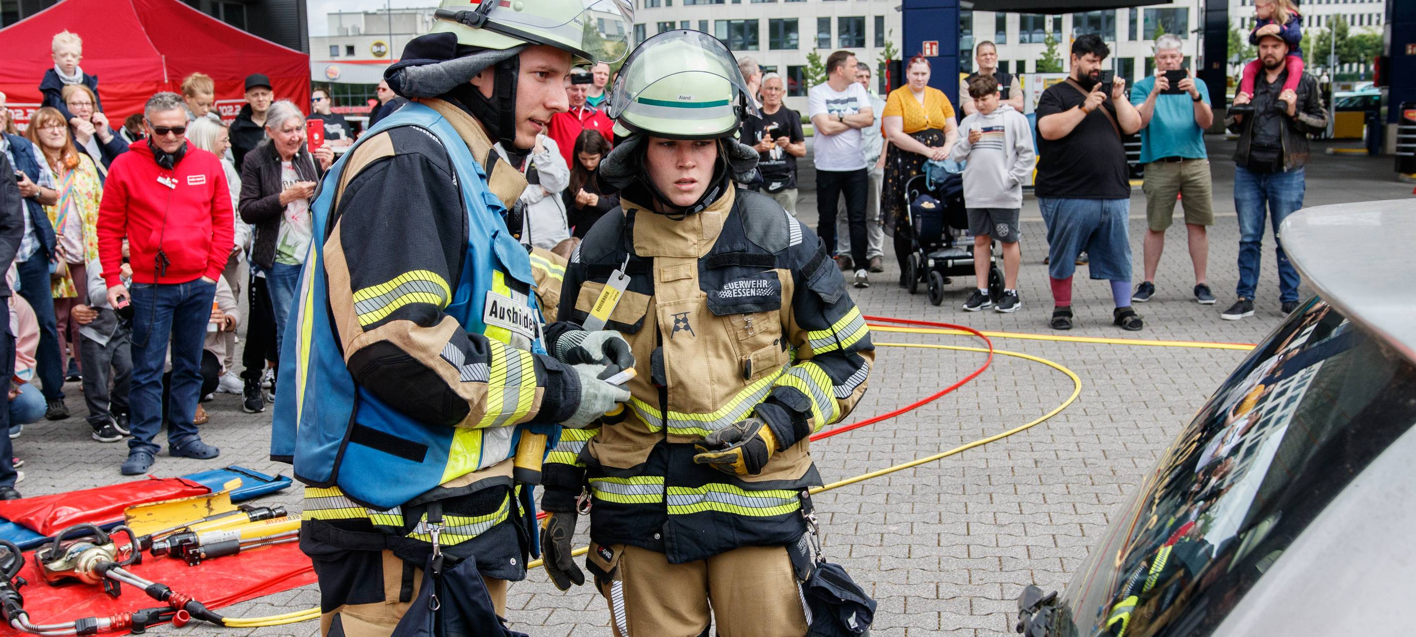 Der Radio Essen-Verkehrsmeldertag 2024: Zwischen Waschstraße und Kuchen-Buffet