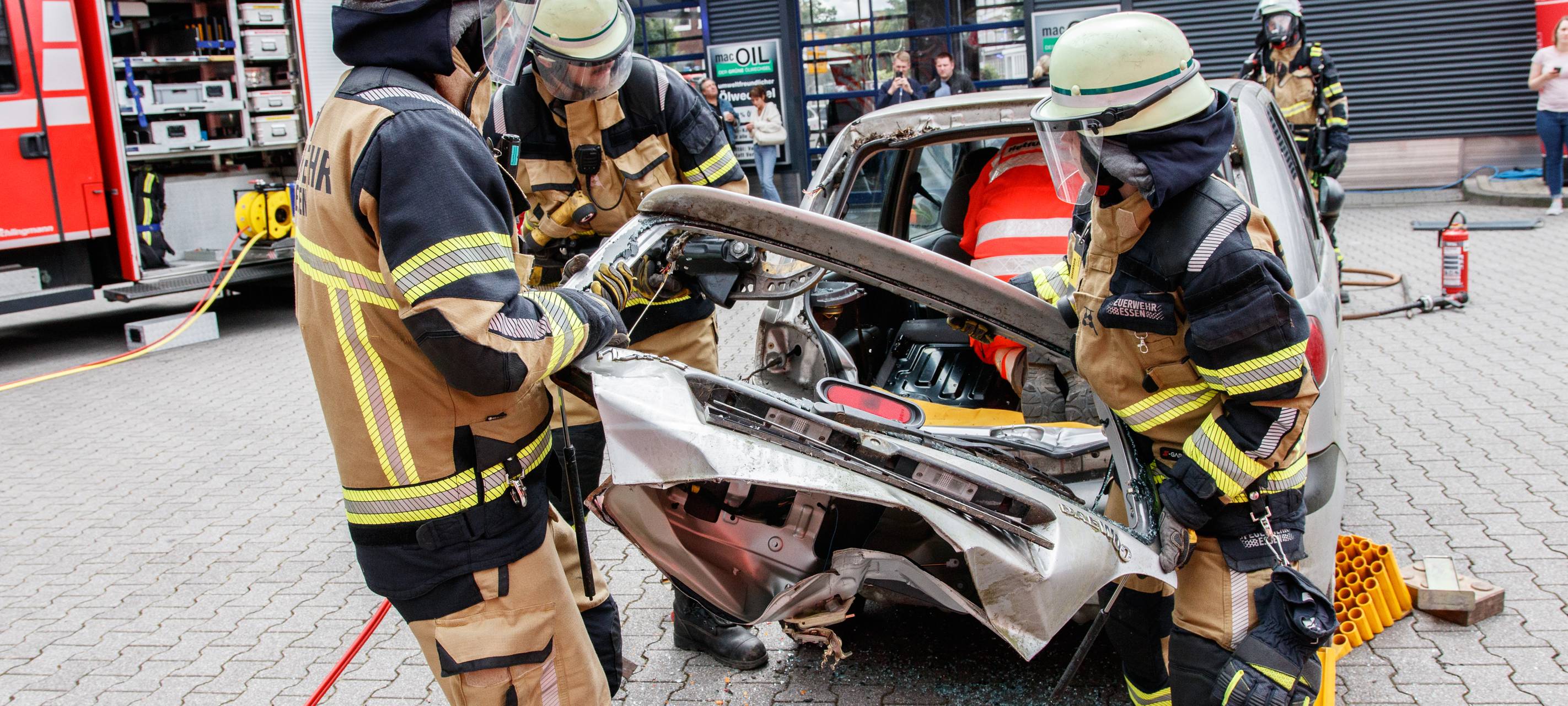 Der Radio Essen-Verkehrsmeldertag 2024: Zwischen Waschstraße und Kuchen-Buffet