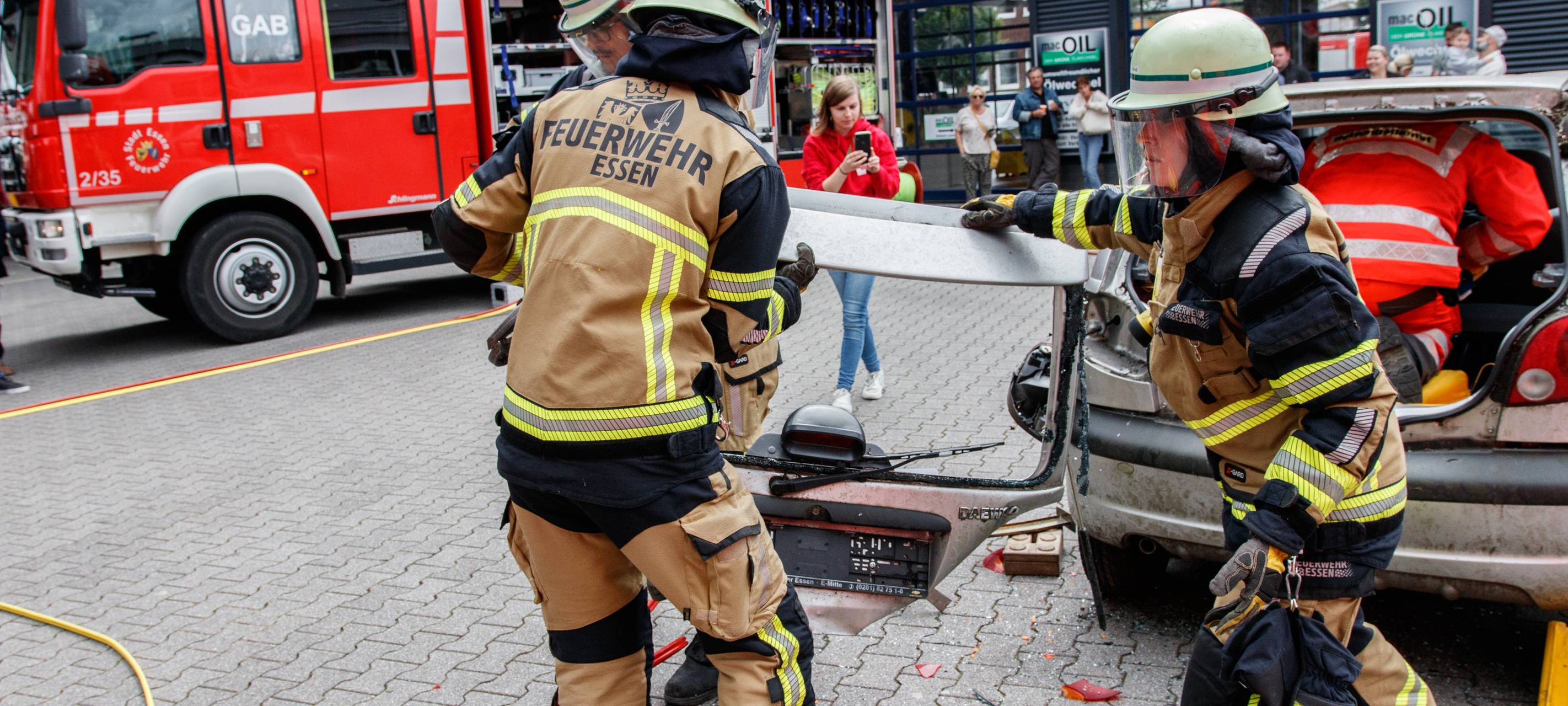 Der Radio Essen-Verkehrsmeldertag 2024: Zwischen Waschstraße und Kuchen-Buffet