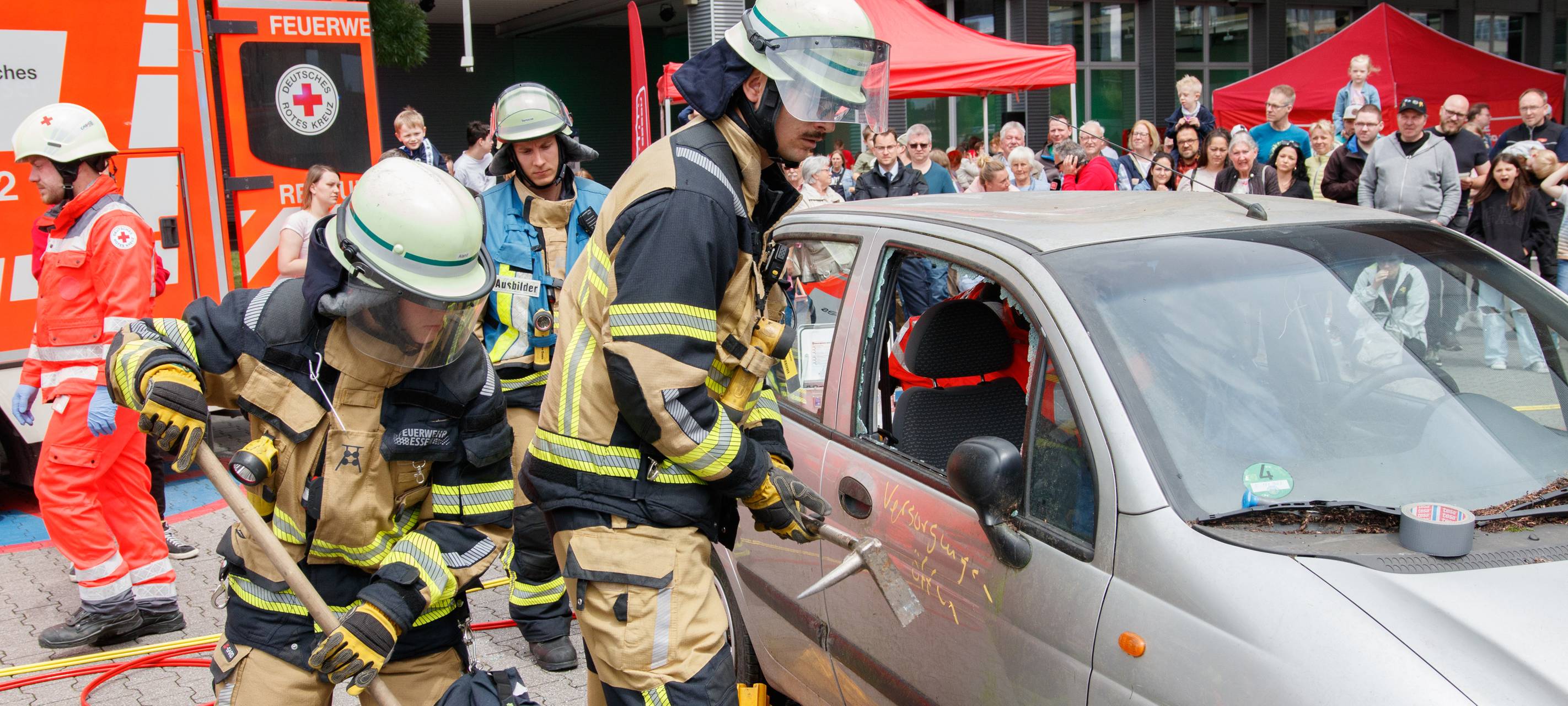 Der Radio Essen-Verkehrsmeldertag 2024: Zwischen Waschstraße und Kuchen-Buffet