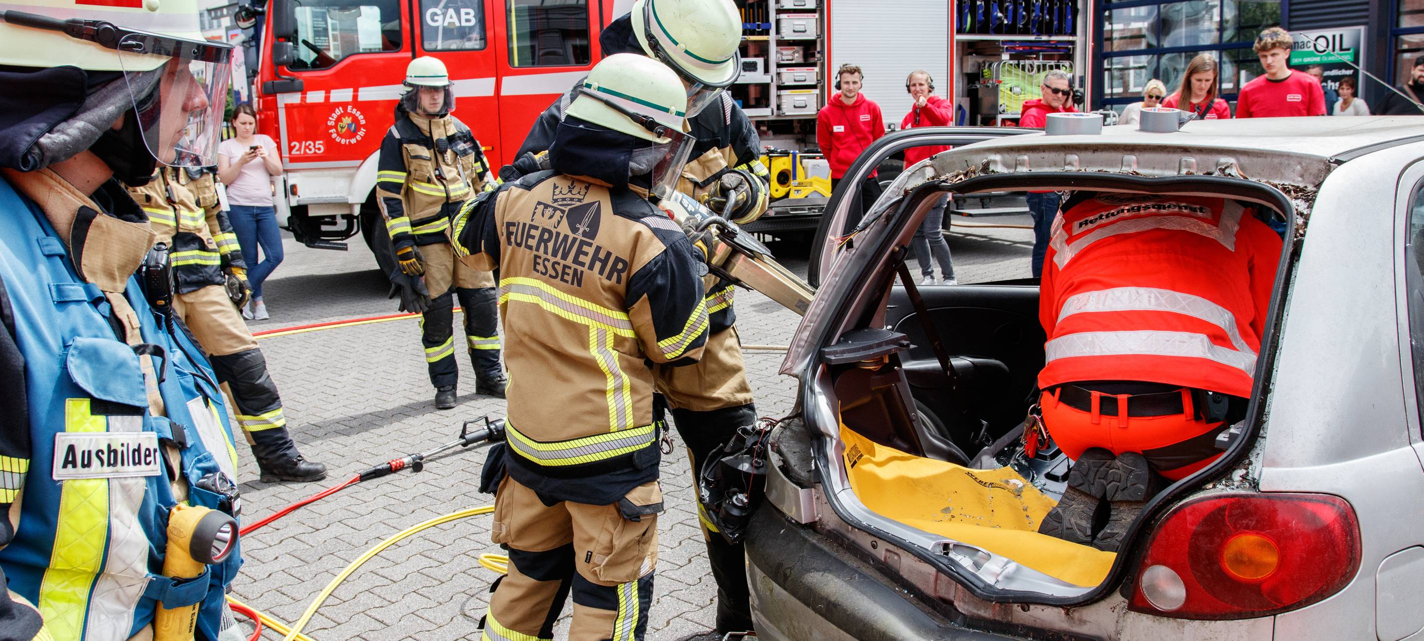 Der Radio Essen-Verkehrsmeldertag 2024: Zwischen Waschstraße und Kuchen-Buffet