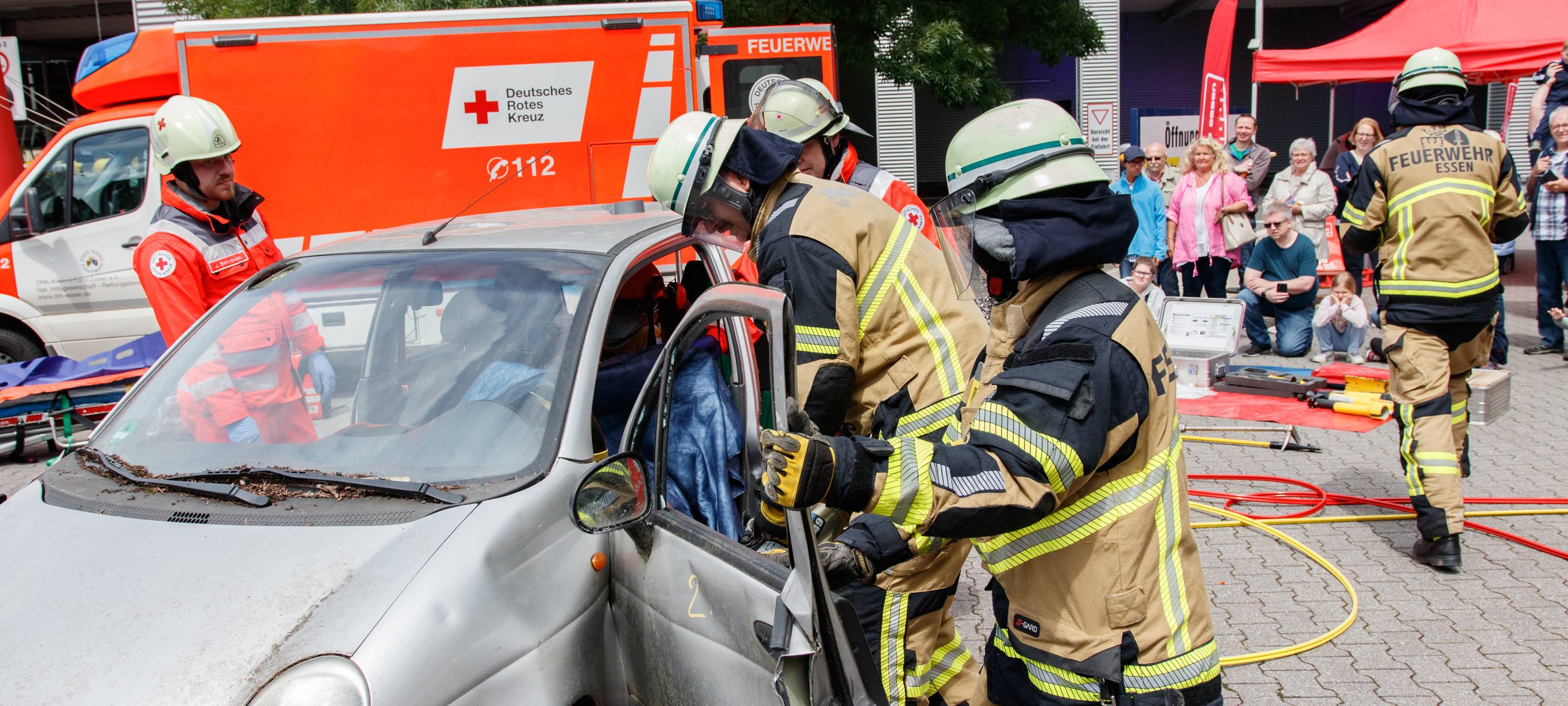 Der Radio Essen-Verkehrsmeldertag 2024: Zwischen Waschstraße und Kuchen-Buffet