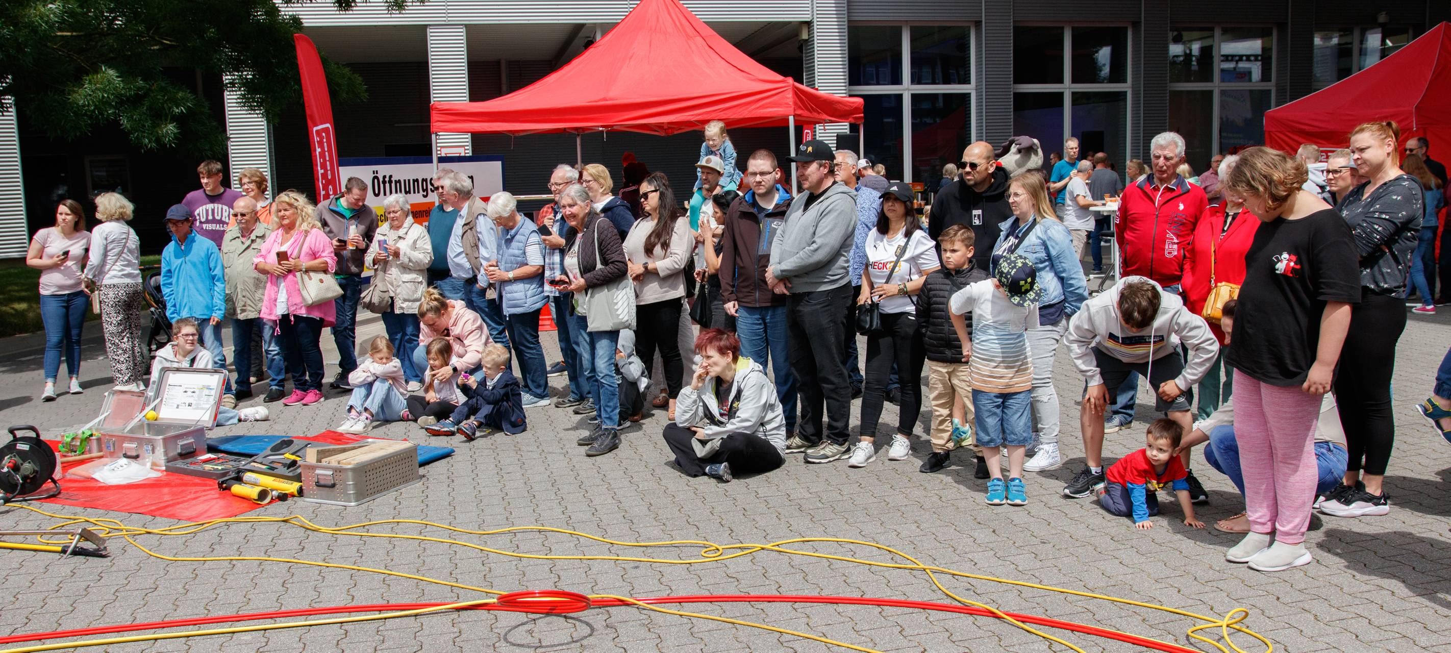 Der Radio Essen-Verkehrsmeldertag 2024: Zwischen Waschstraße und Kuchen-Buffet