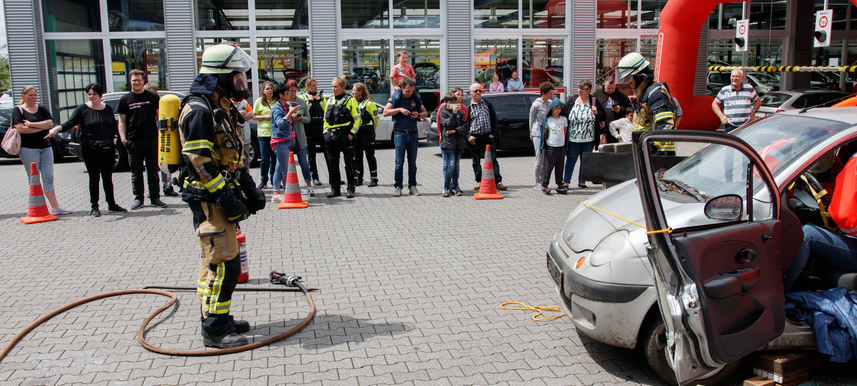 Der Radio Essen-Verkehrsmeldertag 2024: Zwischen Waschstraße und Kuchen-Buffet