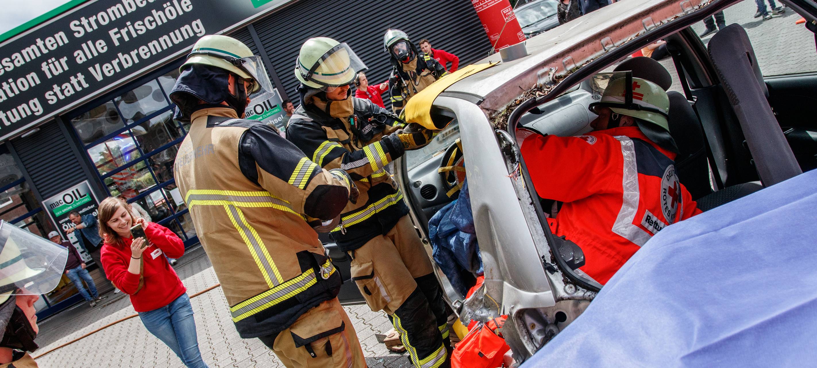 Der Radio Essen-Verkehrsmeldertag 2024: Zwischen Waschstraße und Kuchen-Buffet