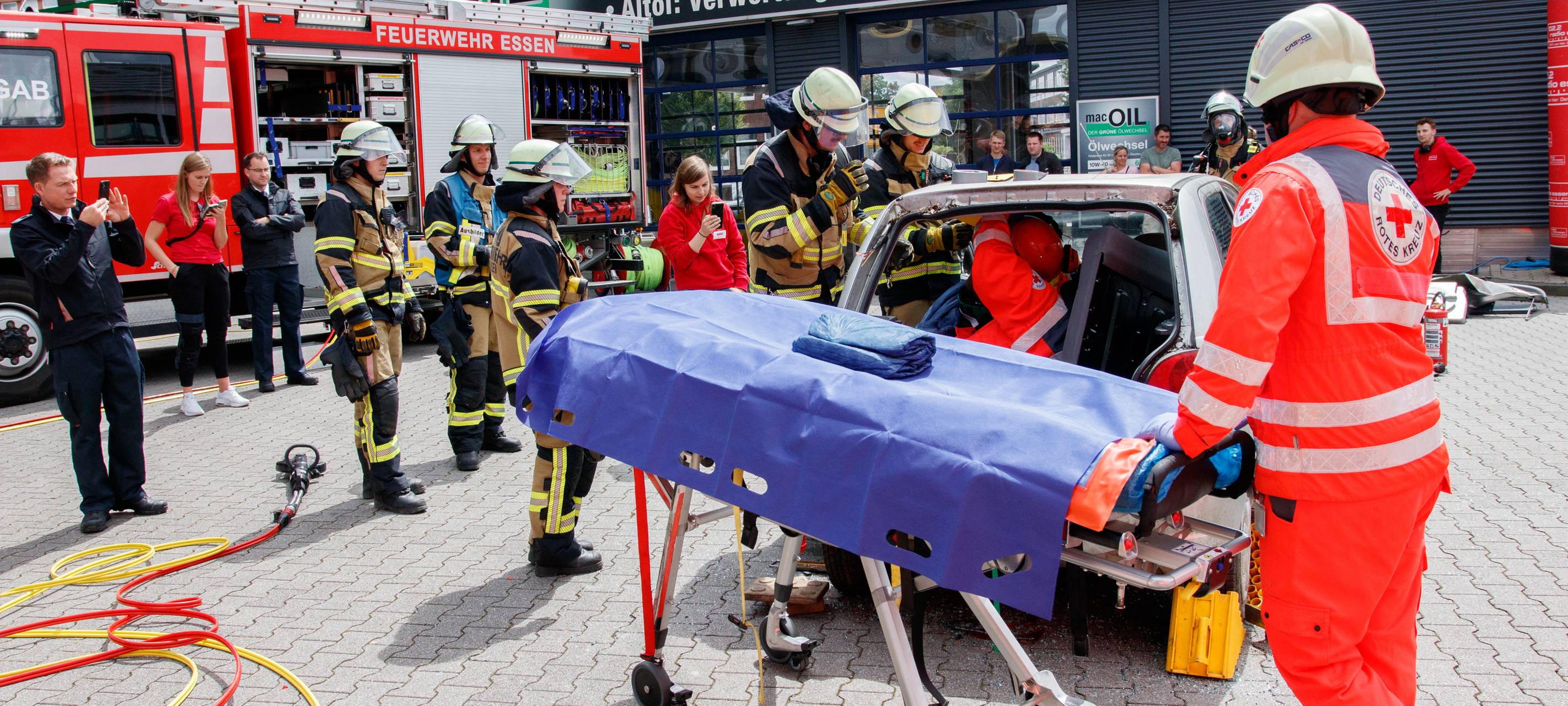 Der Radio Essen-Verkehrsmeldertag 2024: Zwischen Waschstraße und Kuchen-Buffet