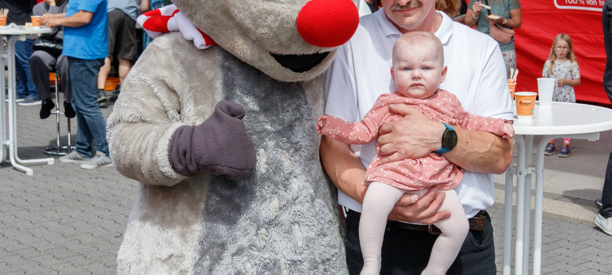 Der Radio Essen-Verkehrsmeldertag 2024: Zwischen Waschstraße und Kuchen-Buffet