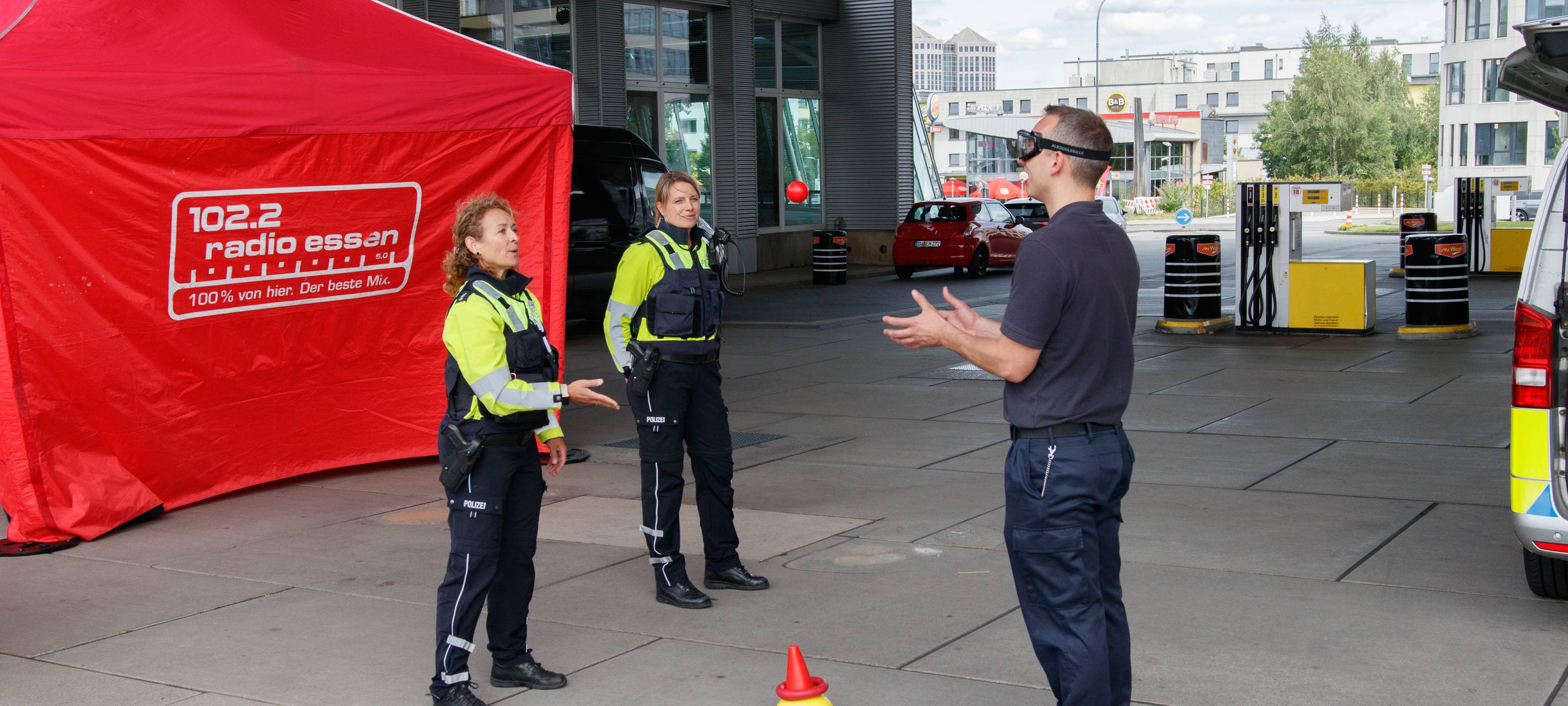 Der Radio Essen-Verkehrsmeldertag 2024: Zwischen Waschstraße und Kuchen-Buffet