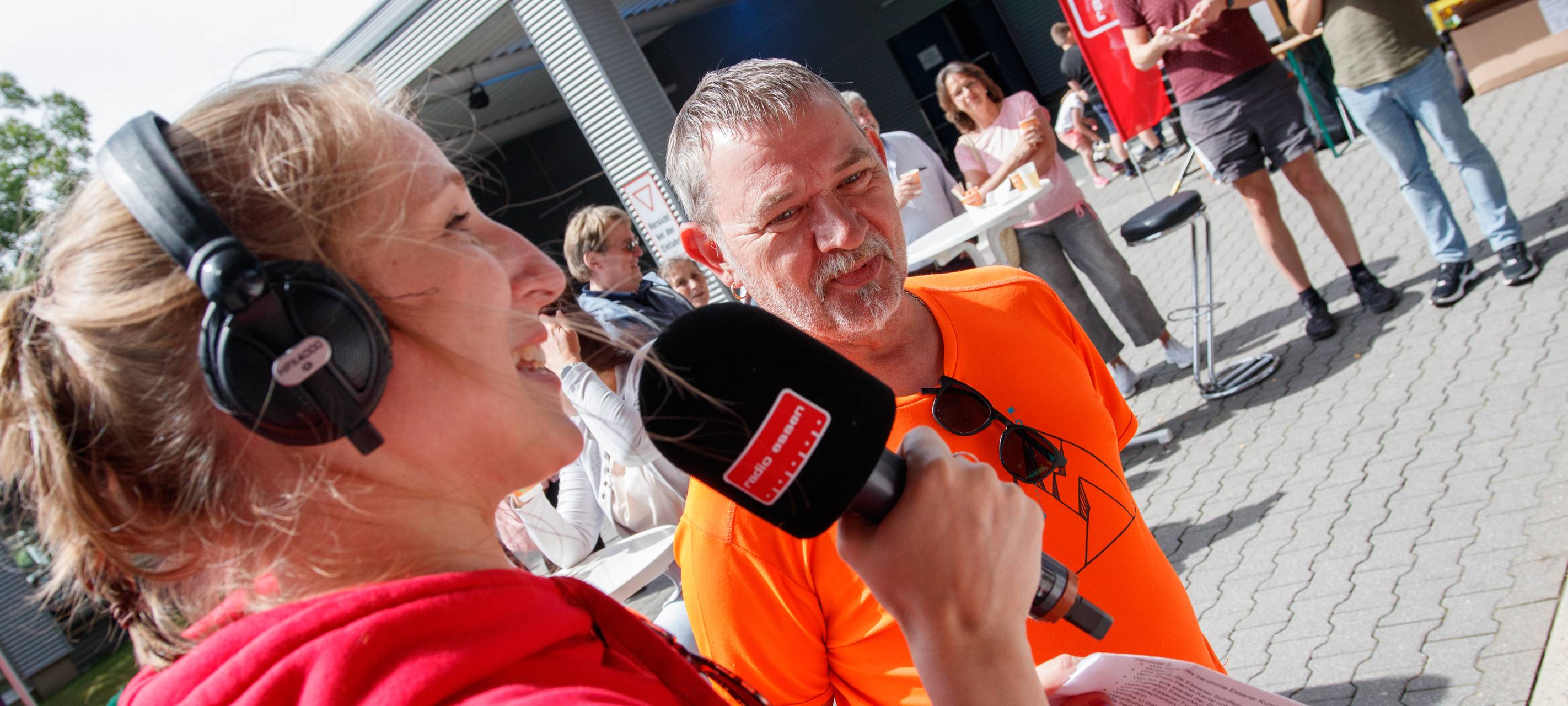 Der Radio Essen-Verkehrsmeldertag 2024: Zwischen Waschstraße und Kuchen-Buffet