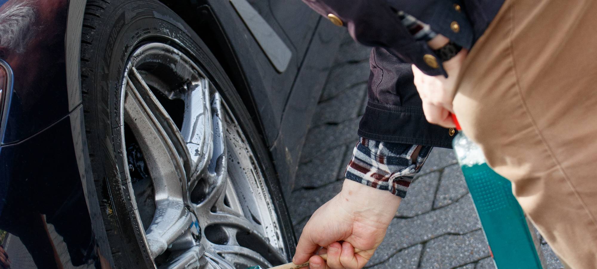 Der Radio Essen-Verkehrsmeldertag 2024: Zwischen Waschstraße und Kuchen-Buffet