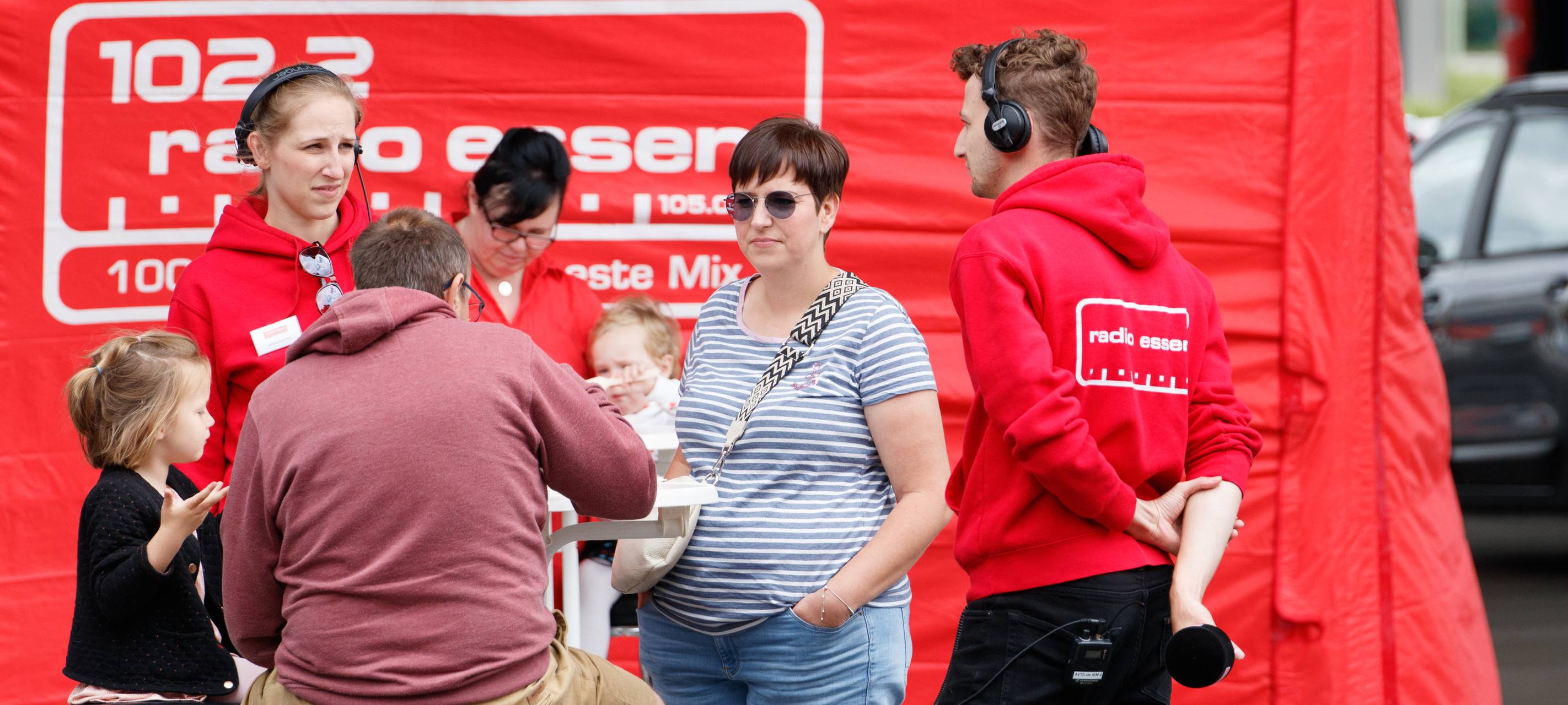Der Radio Essen-Verkehrsmeldertag 2024: Zwischen Waschstraße und Kuchen-Buffet