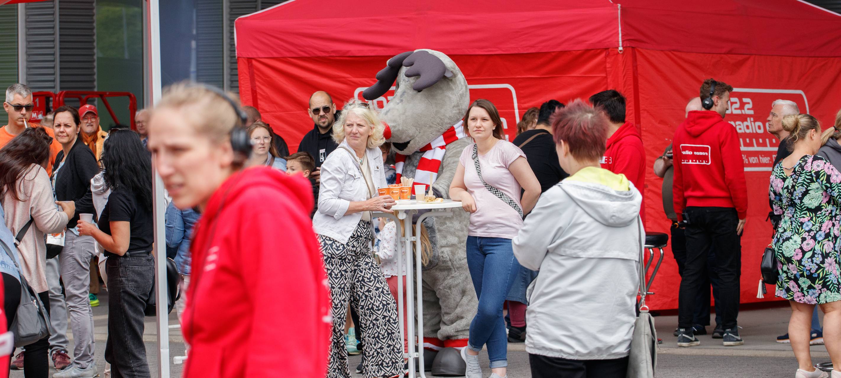 Der Radio Essen-Verkehrsmeldertag 2024: Zwischen Waschstraße und Kuchen-Buffet