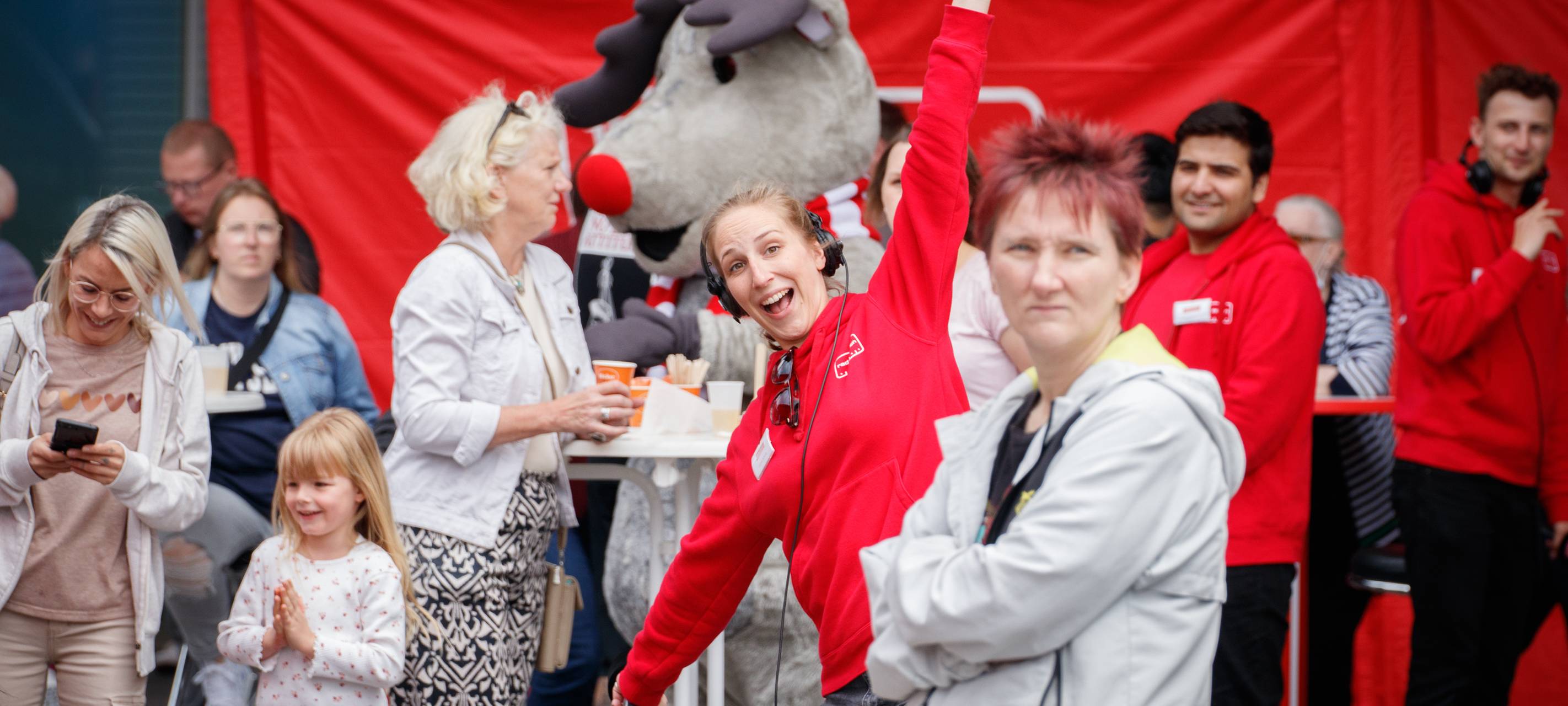 Der Radio Essen-Verkehrsmeldertag 2024: Zwischen Waschstraße und Kuchen-Buffet