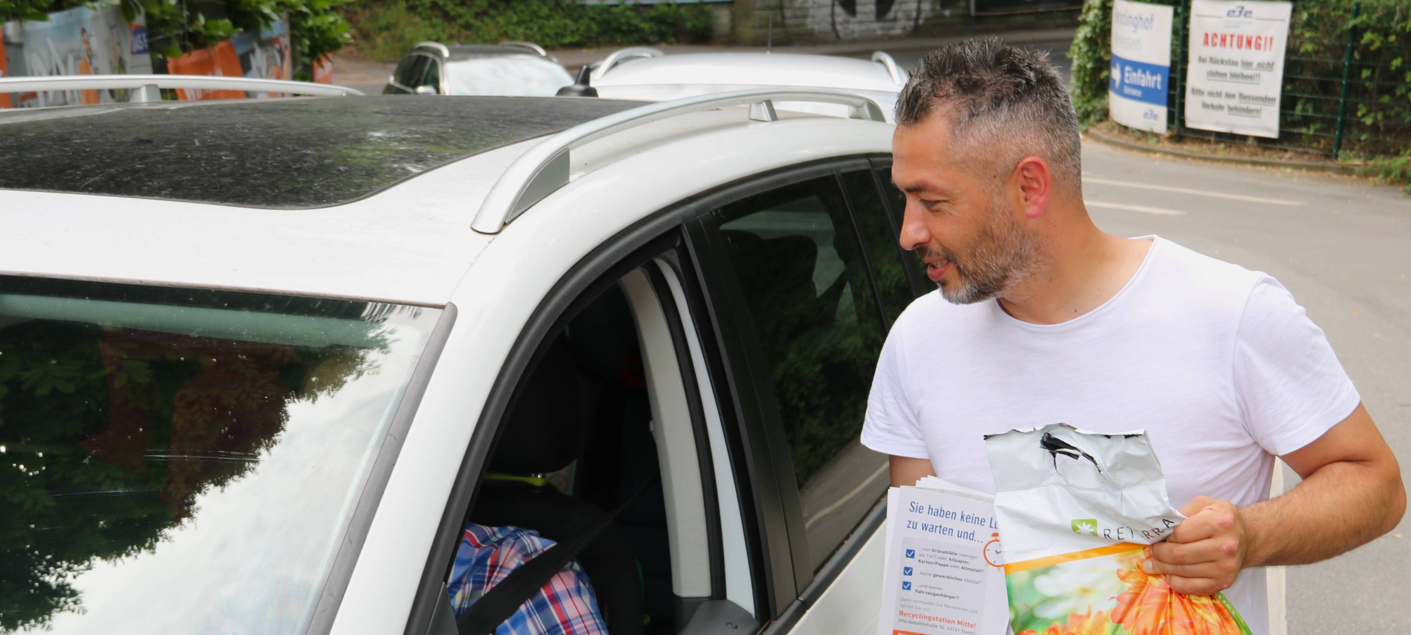 Recyclingstation in Essen: Blumenerde gegen Abfälle