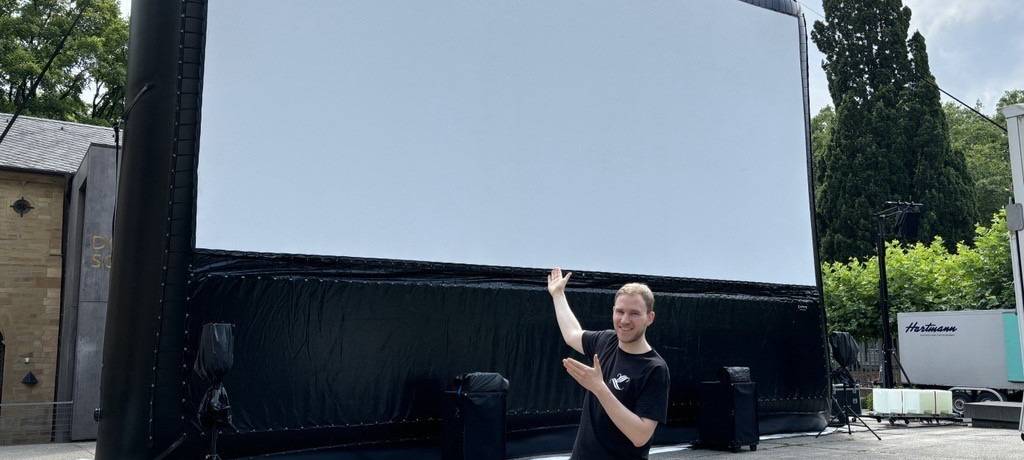 Die aufblasbare Leinwand wird Ende Juli aufgebaut