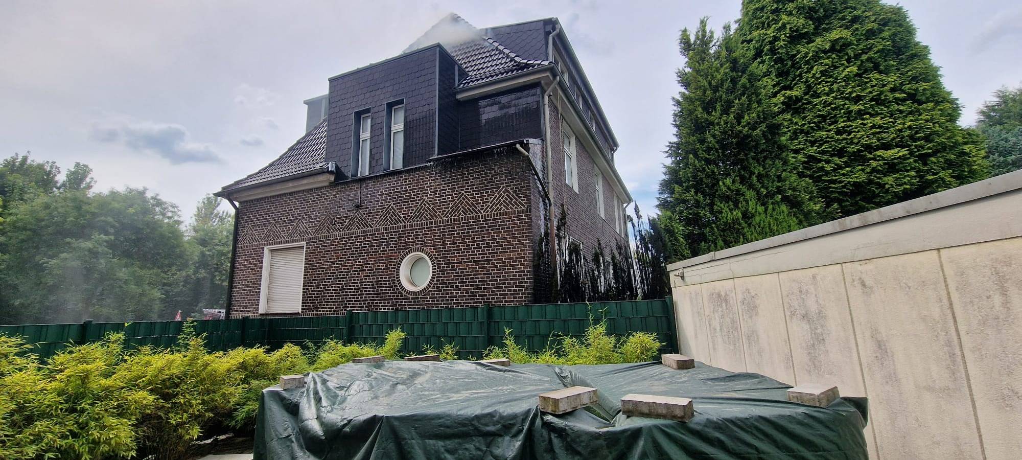 Feuer in Essen: "Hier brennt der Baum!"